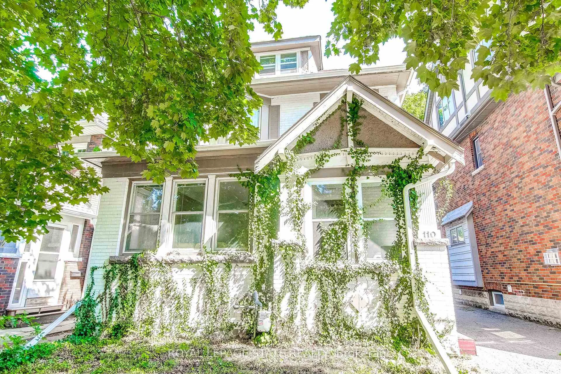 Photo 3 of 110 Dromore Crescent, Hamilton, Westdale — HOMEH