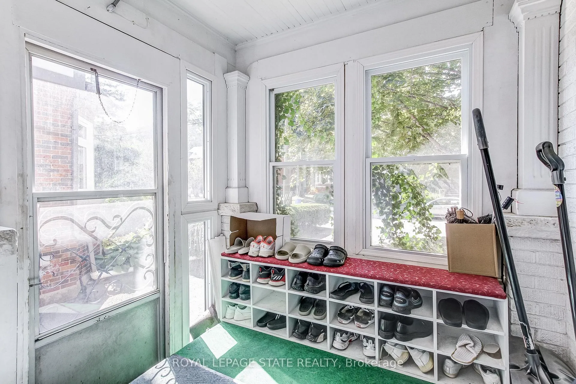 Photo 4 of 110 Dromore Crescent, Hamilton, Westdale — HOMEH
