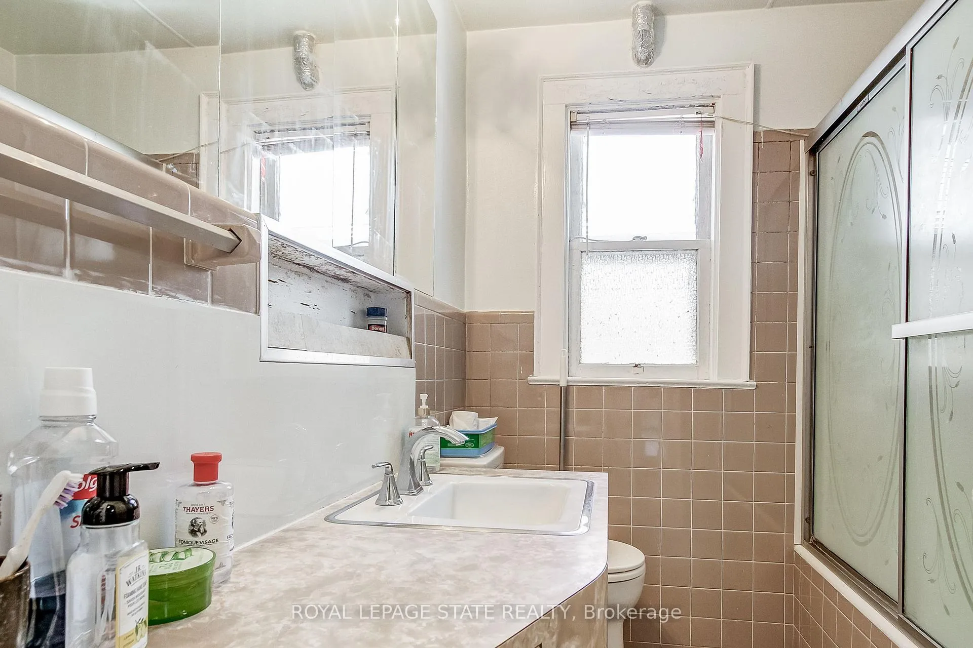 Photo 13 of 110 Dromore Crescent, Hamilton, Westdale — HOMEH