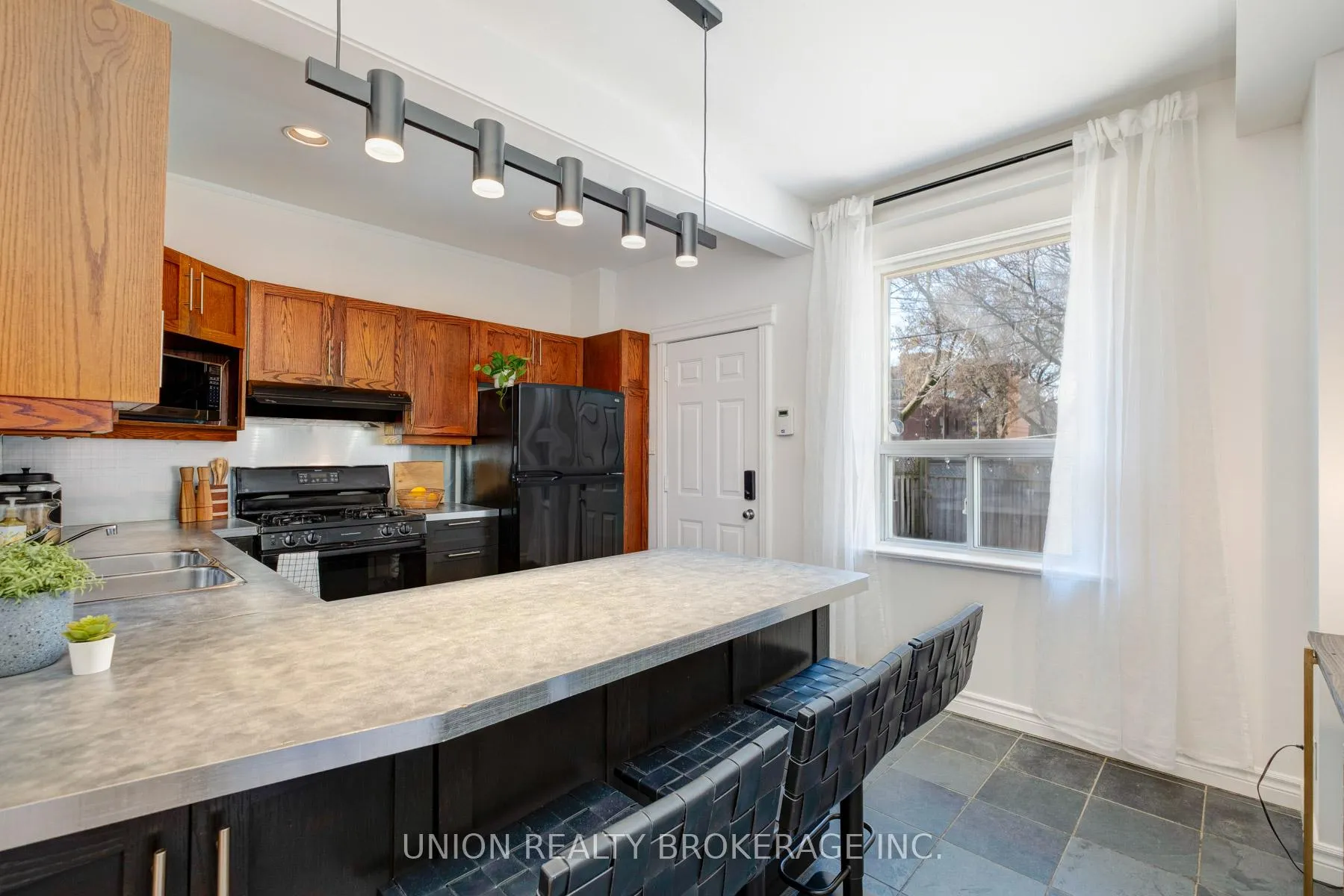 Photo 16 of 10 Bertmount Avenue, Toronto, South Riverdale — HOMEH