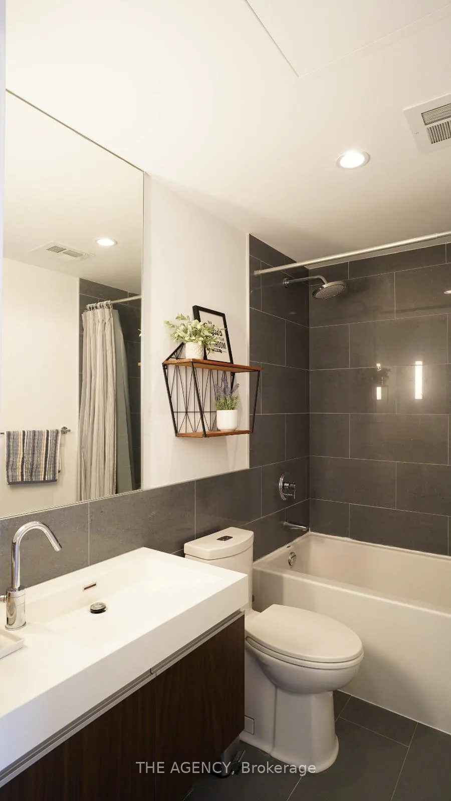Photo 9 of Unit 803, 390 Cherry Street, Toronto, Waterfront Communities — HOMEH