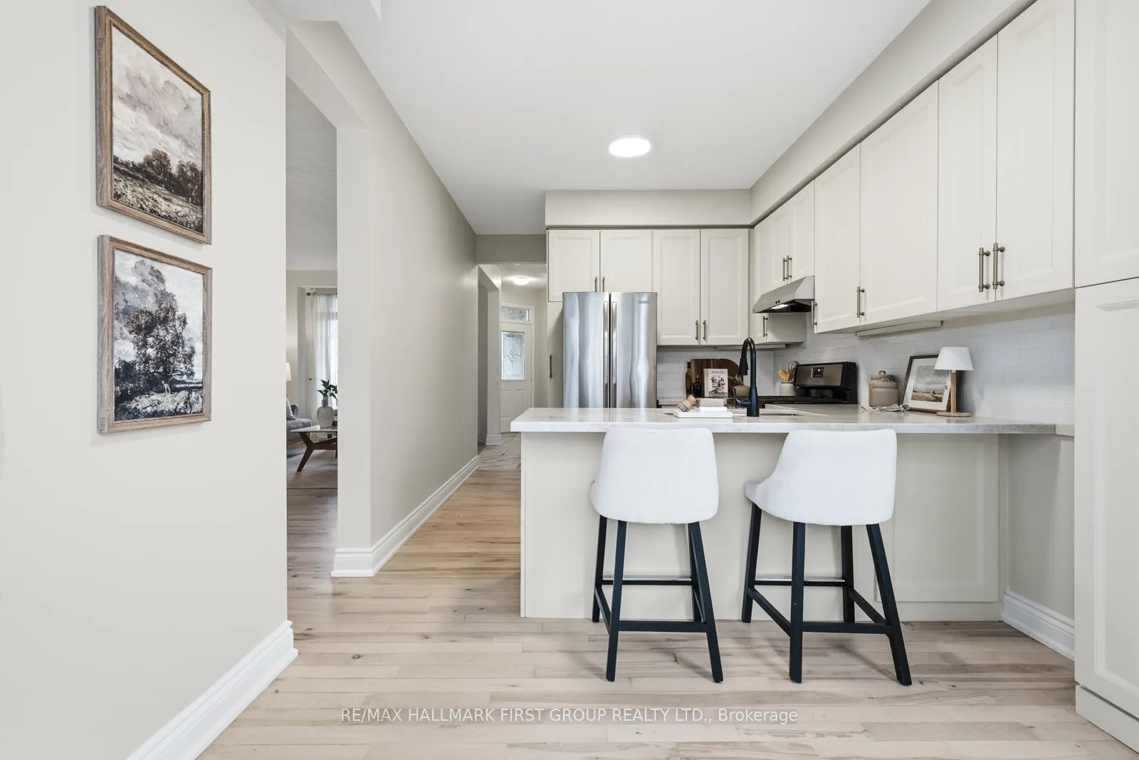 Photo 8 of 1143 Timberland Crescent, Oshawa, Pinecrest — HOMEH