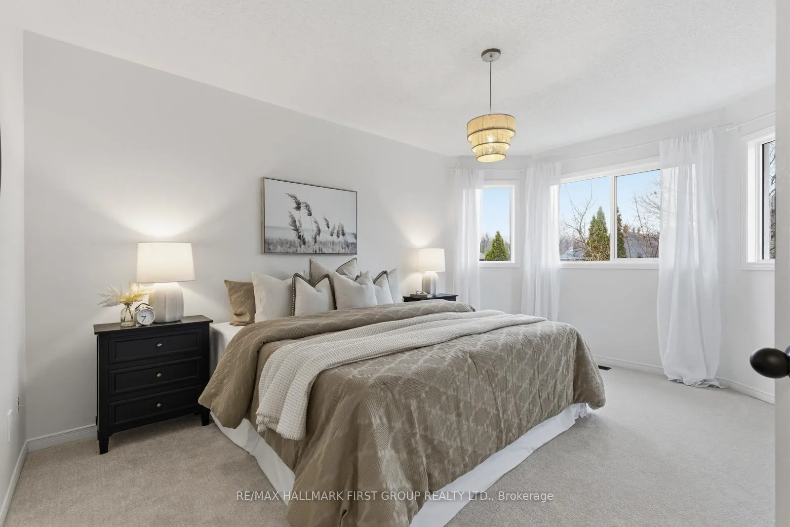 Photo 10 of 1143 Timberland Crescent, Oshawa, Pinecrest — HOMEH