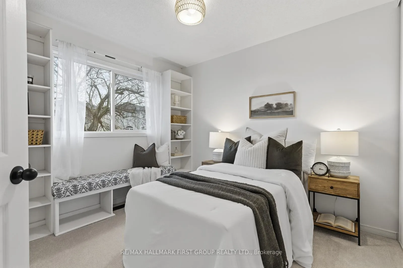 Photo 11 of 1143 Timberland Crescent, Oshawa, Pinecrest — HOMEH