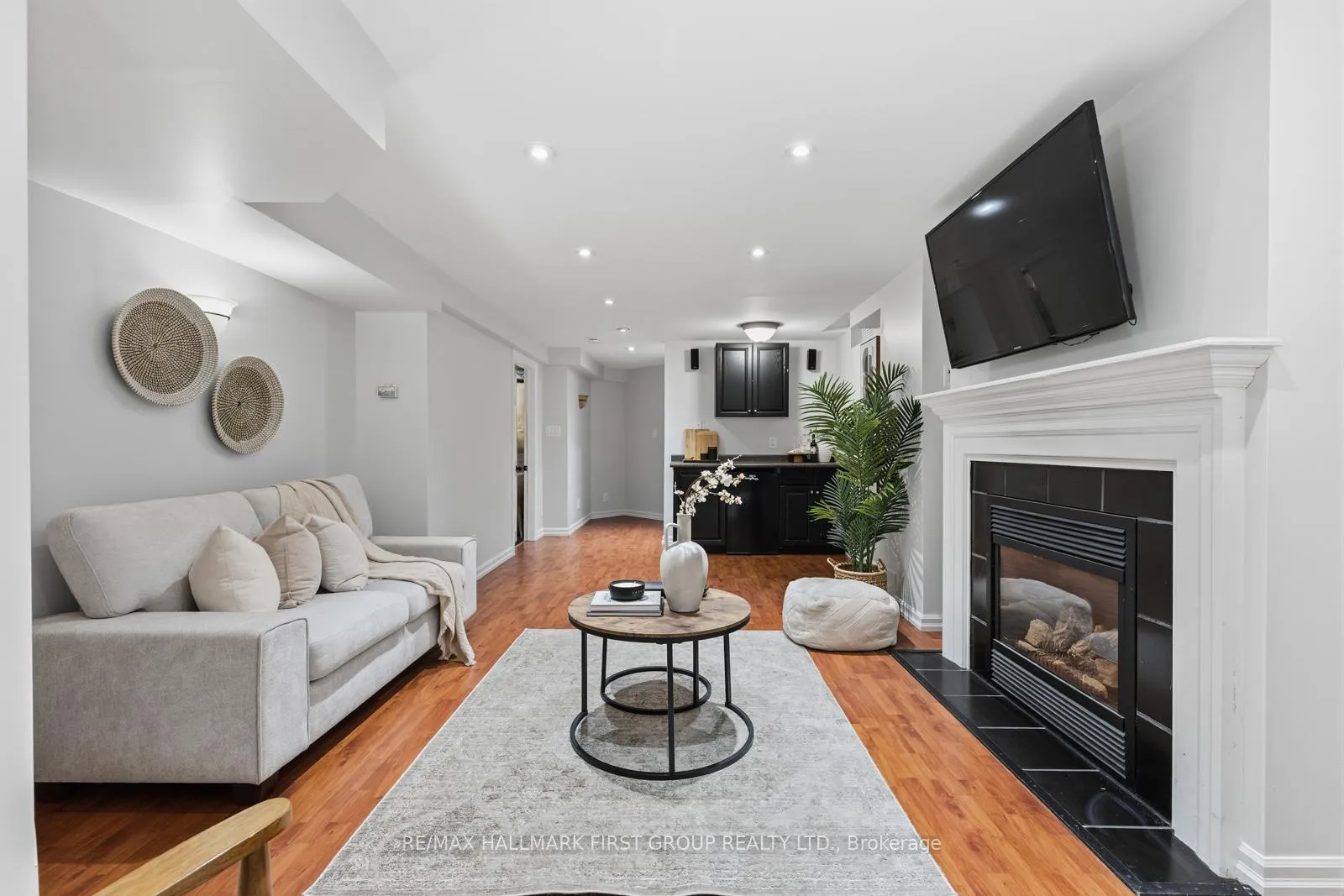 Photo 16 of 1143 Timberland Crescent, Oshawa, Pinecrest — HOMEH