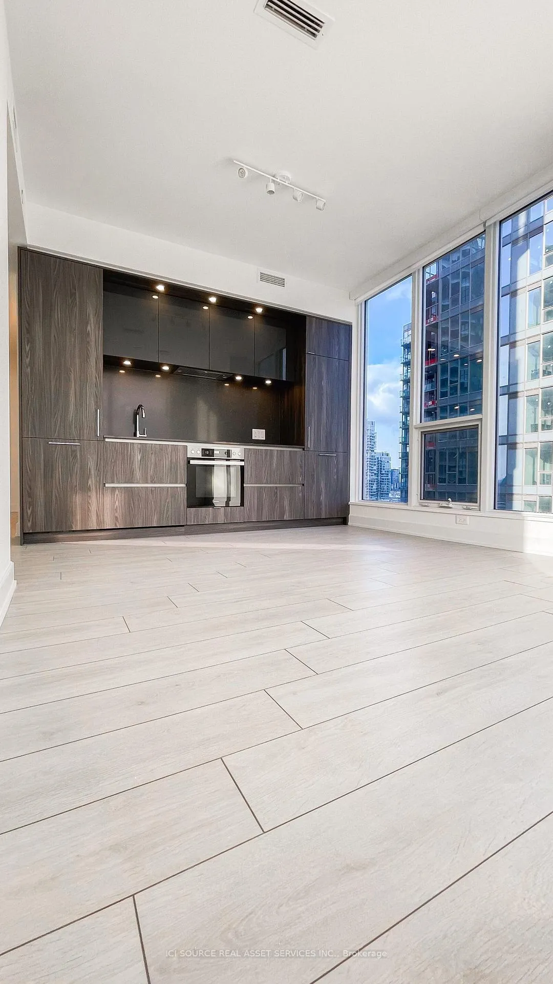 Photo 2 of Unit 2116, 35 Mercer Street, Toronto, Waterfront Communities — HOMEH