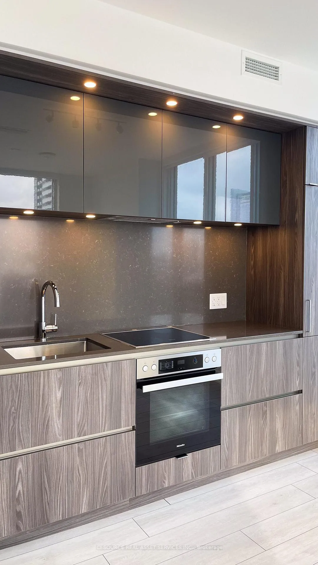 Photo 5 of Unit 2116, 35 Mercer Street, Toronto, Waterfront Communities — HOMEH