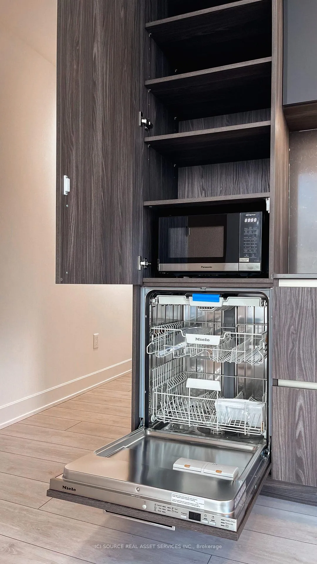 Photo 11 of Unit 2116, 35 Mercer Street, Toronto, Waterfront Communities — HOMEH
