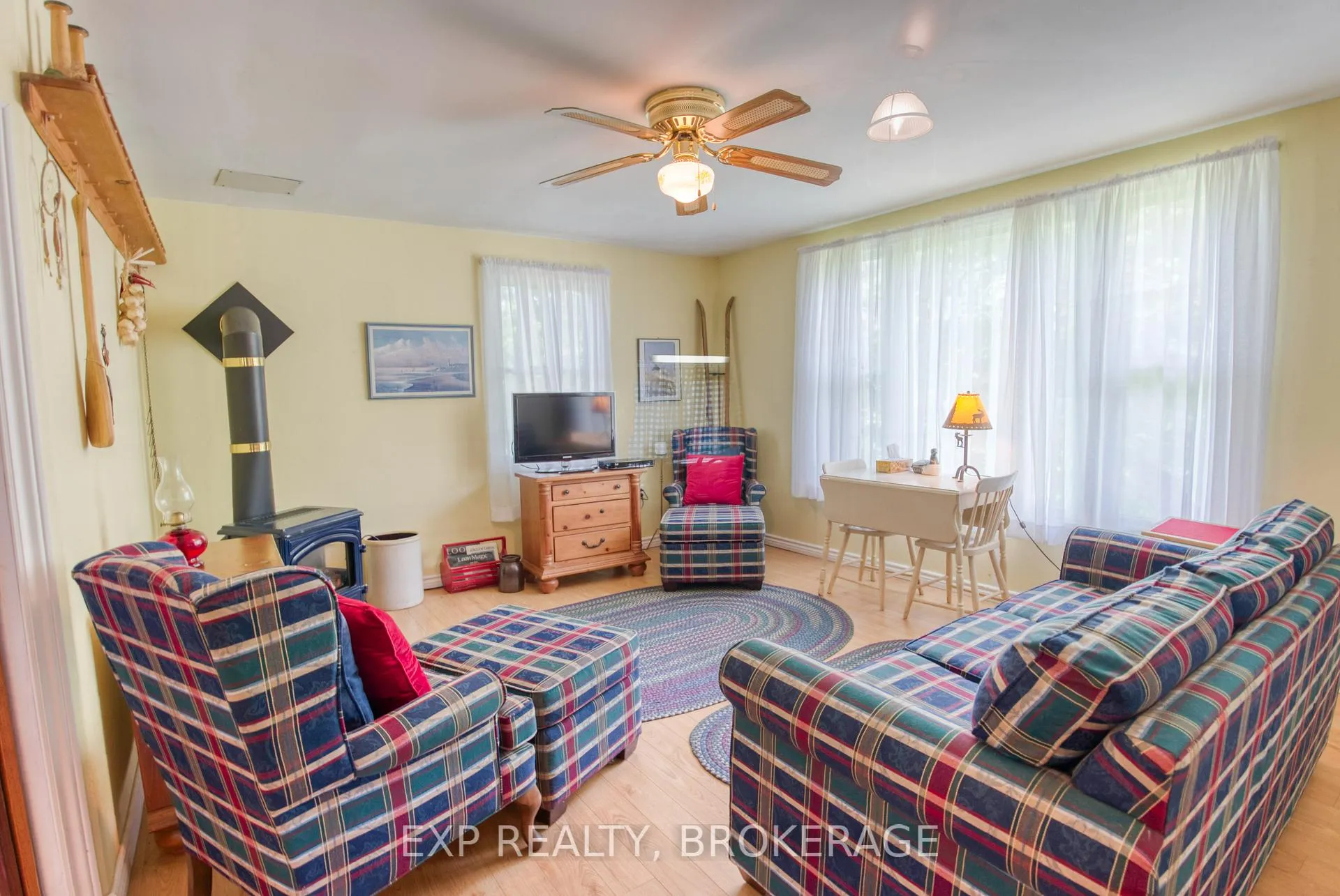 Photo 13 of 1036 Lakeshore Road, Frontenac, Frontenac Centre — HOMEH