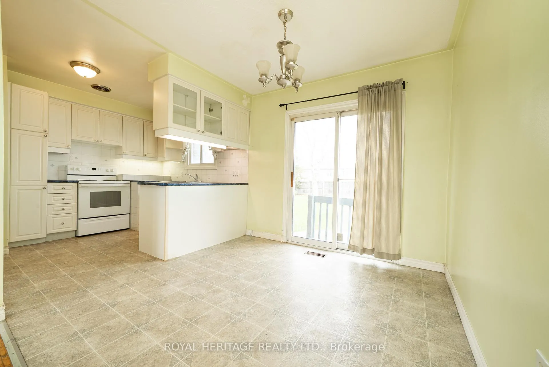 Photo 11 of 46 Given Road, Clarington, Newcastle — HOMEH
