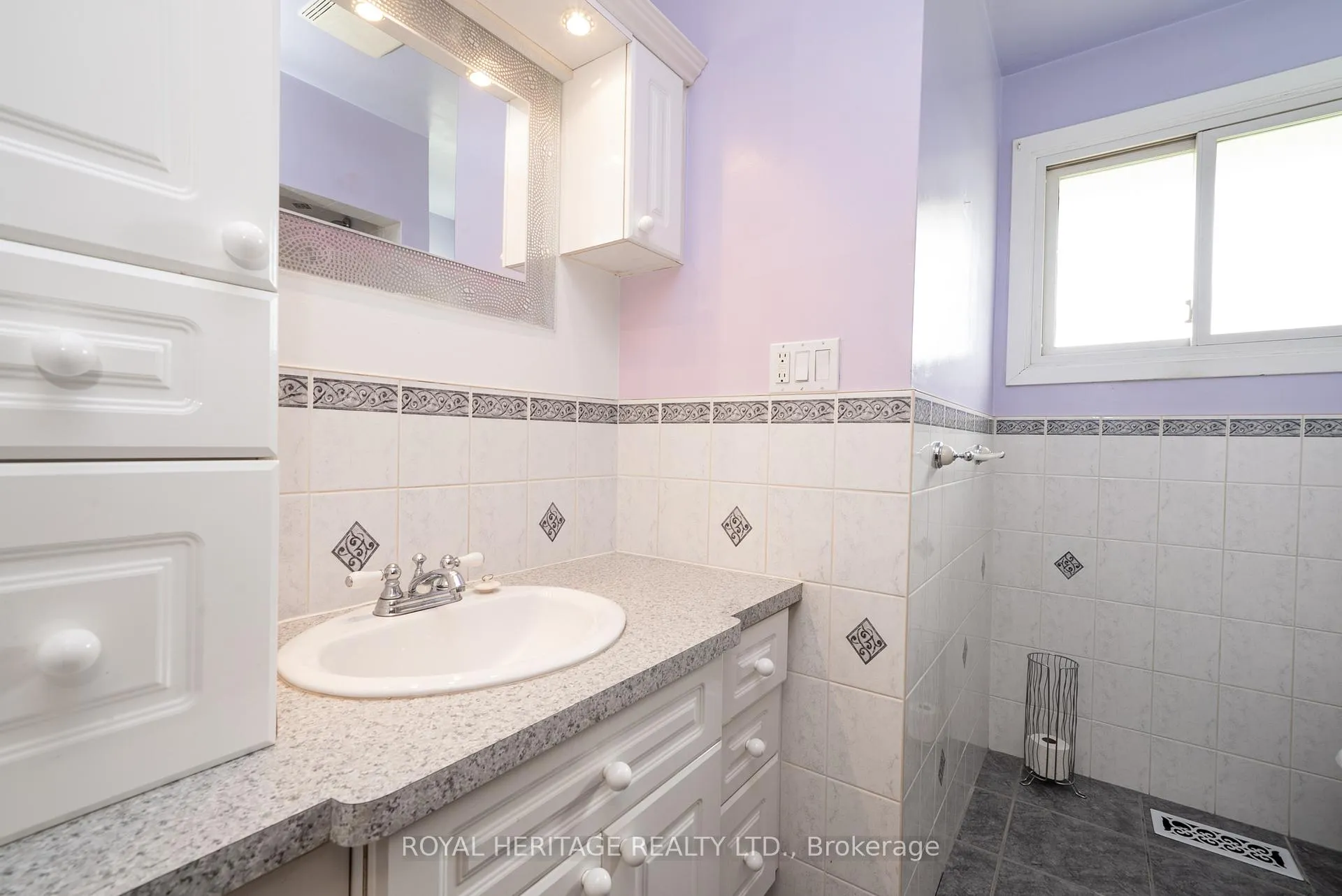 Photo 18 of 46 Given Road, Clarington, Newcastle — HOMEH