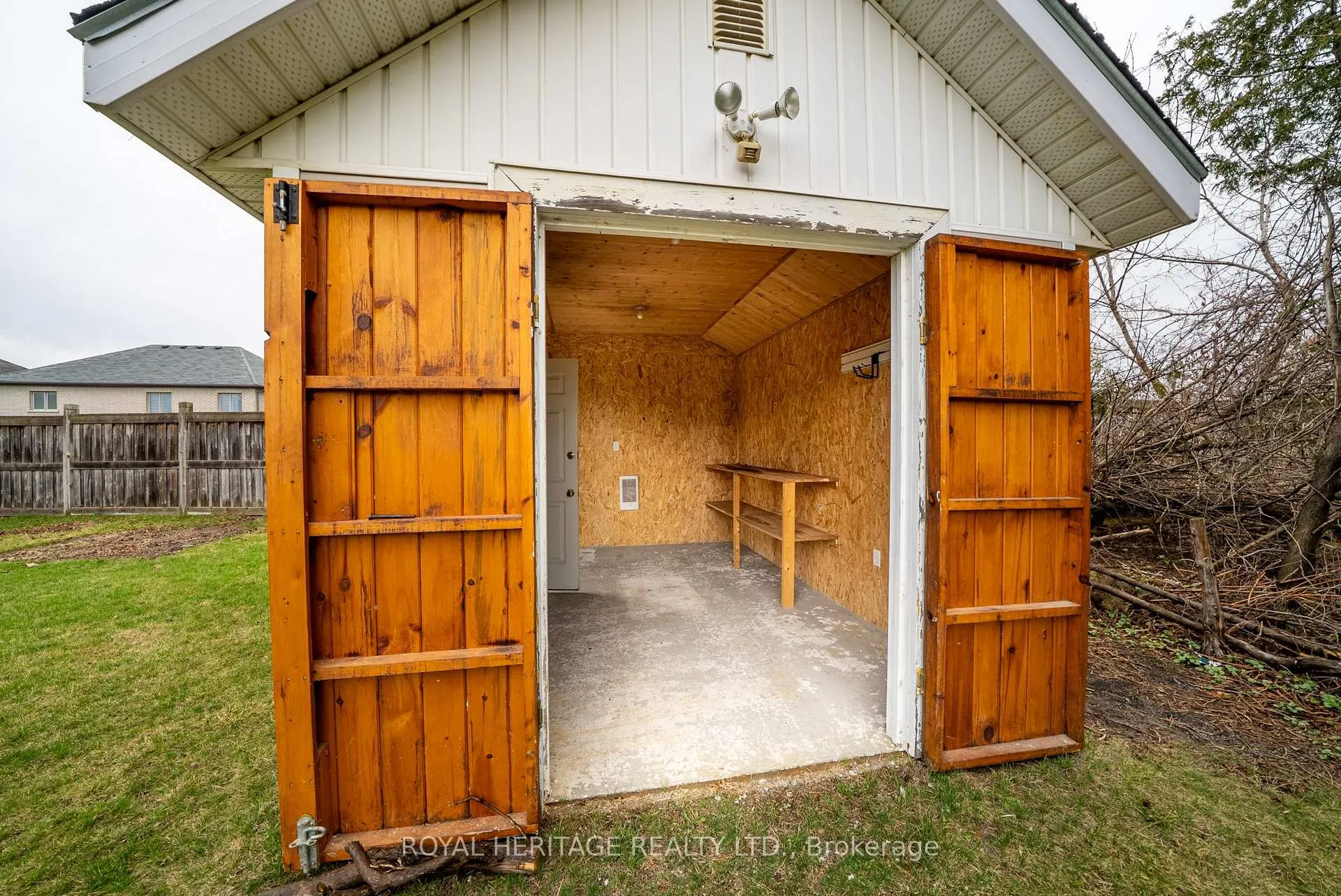Photo 26 of 46 Given Road, Clarington, Newcastle — HOMEH