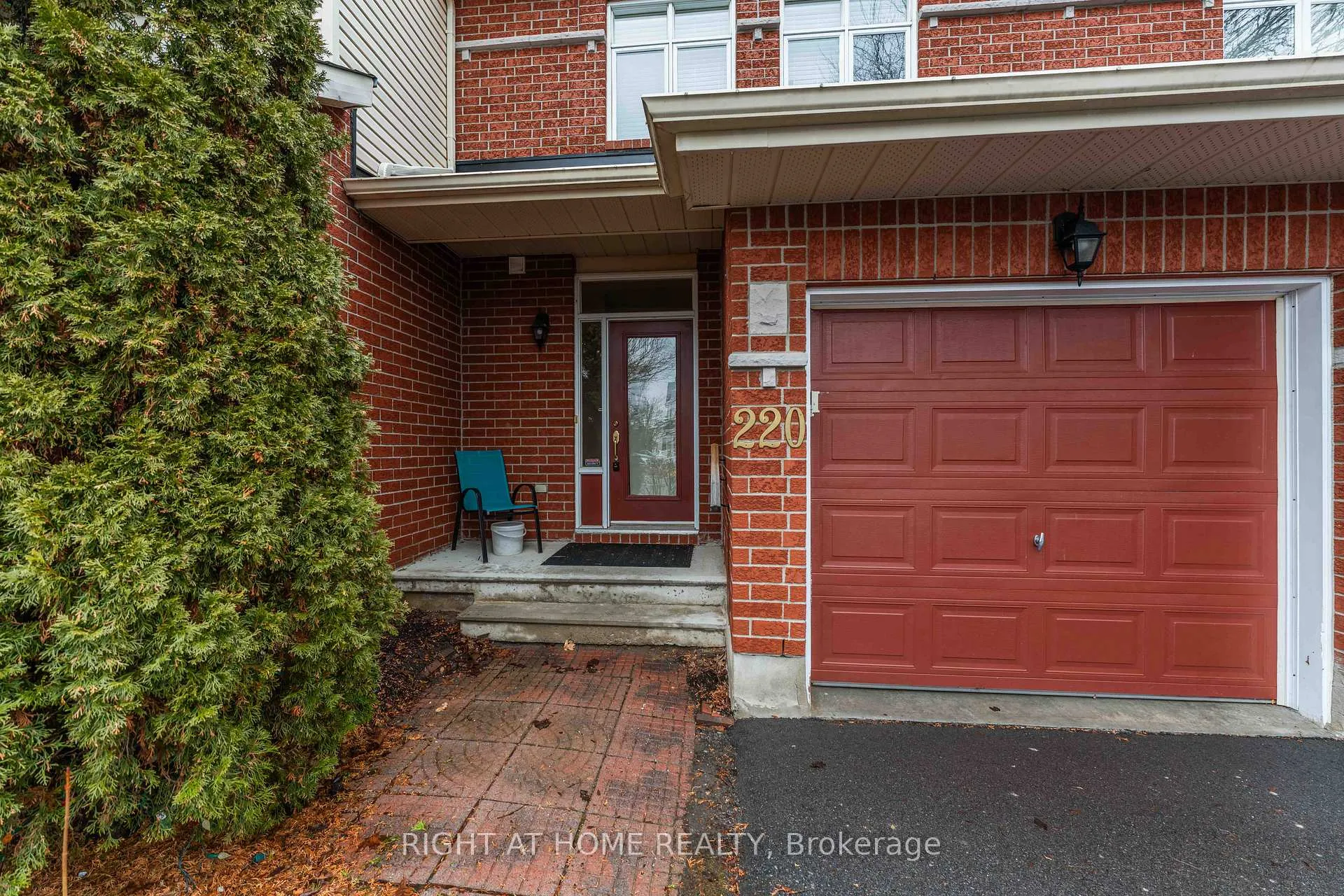 Photo 2 of 220 Windhurst Drive, Ottawa, Barrhaven East — HOMEH