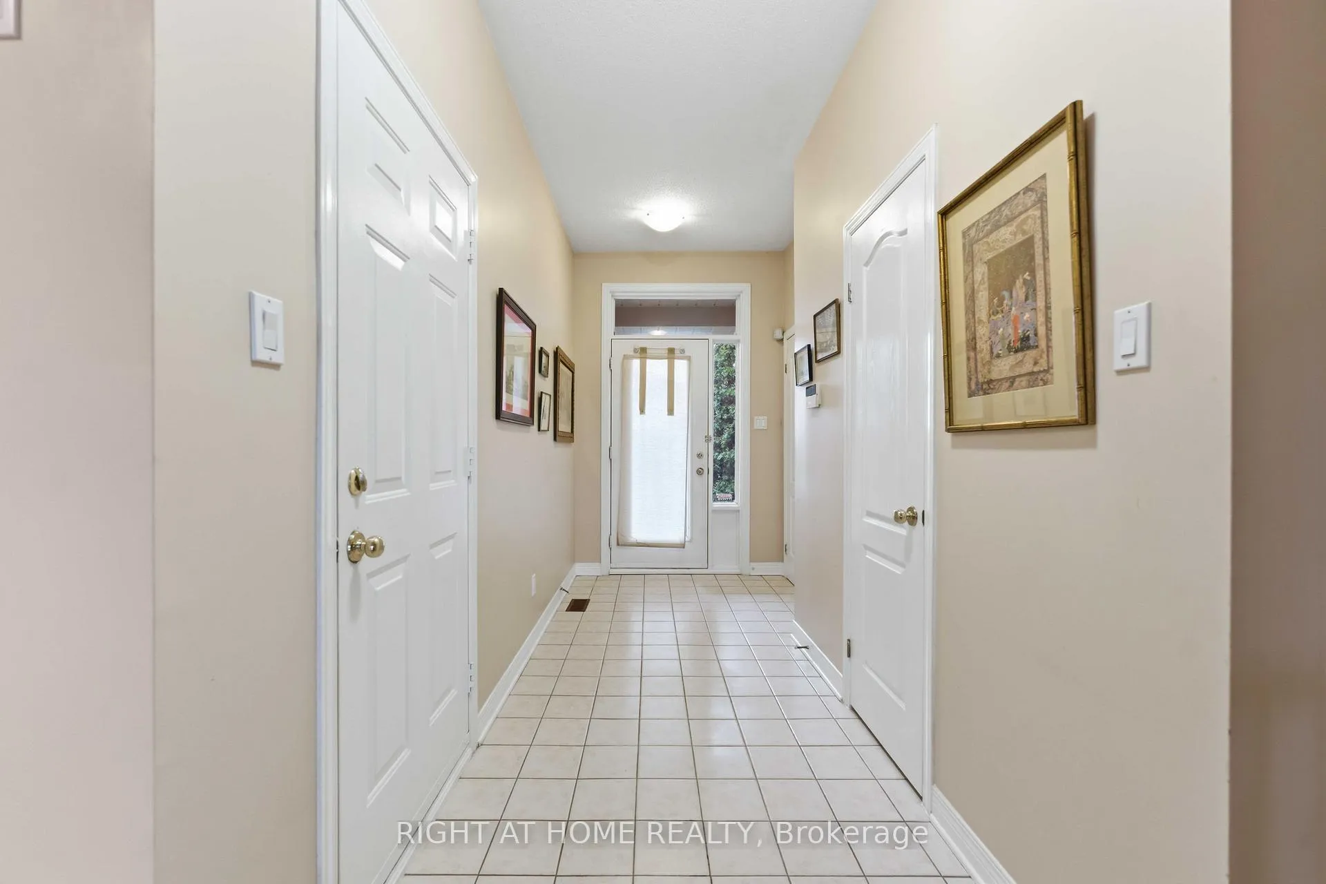Photo 3 of 220 Windhurst Drive, Ottawa, Barrhaven East — HOMEH