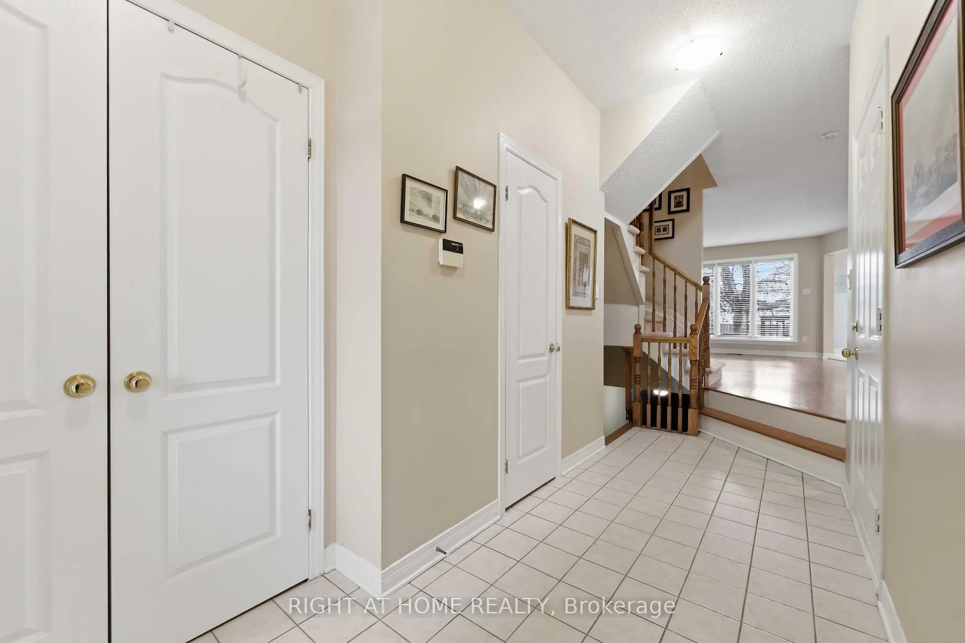 Photo 4 of 220 Windhurst Drive, Ottawa, Barrhaven East — HOMEH