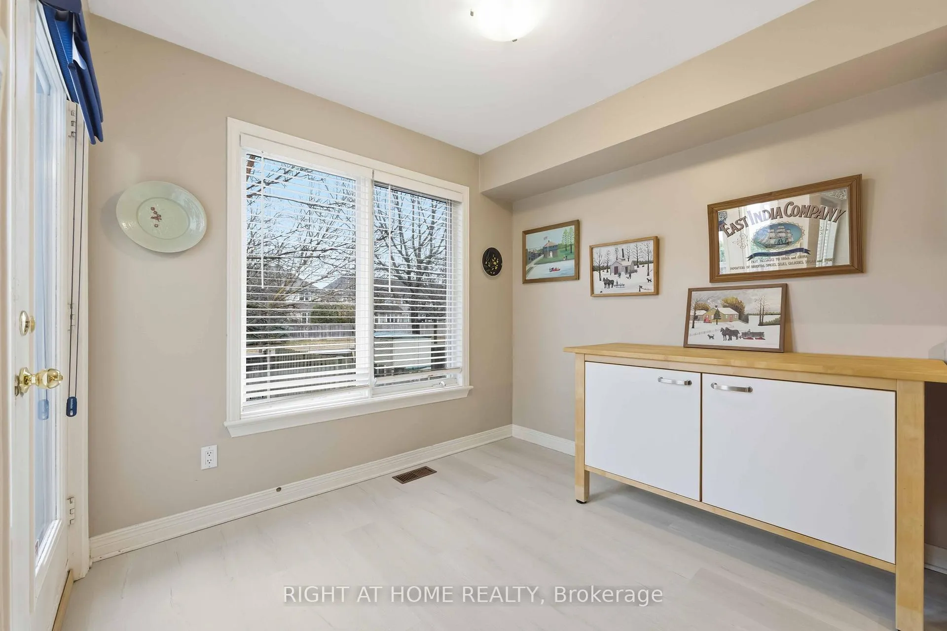 Photo 5 of 220 Windhurst Drive, Ottawa, Barrhaven East — HOMEH