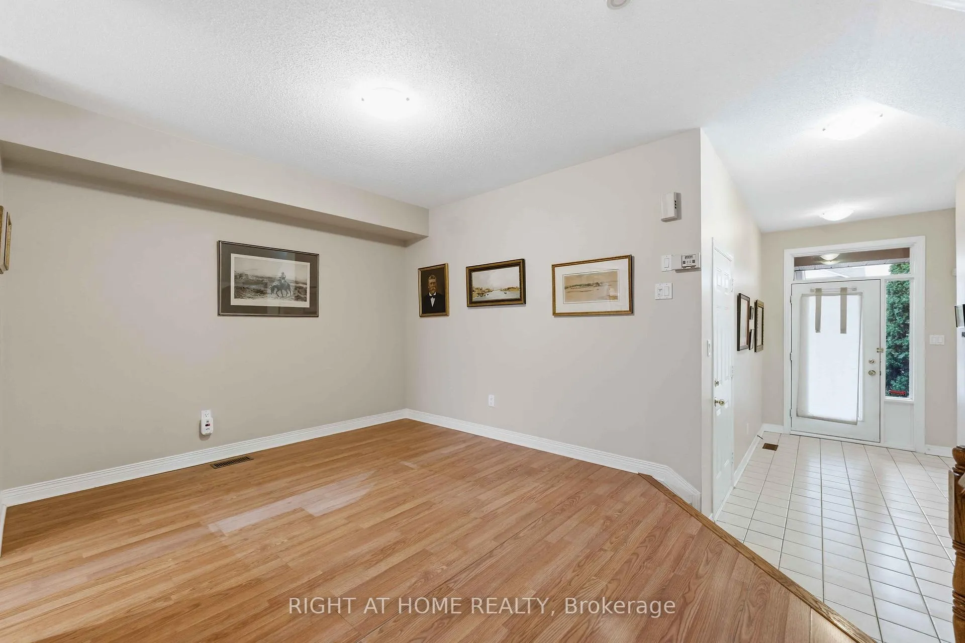 Photo 6 of 220 Windhurst Drive, Ottawa, Barrhaven East — HOMEH