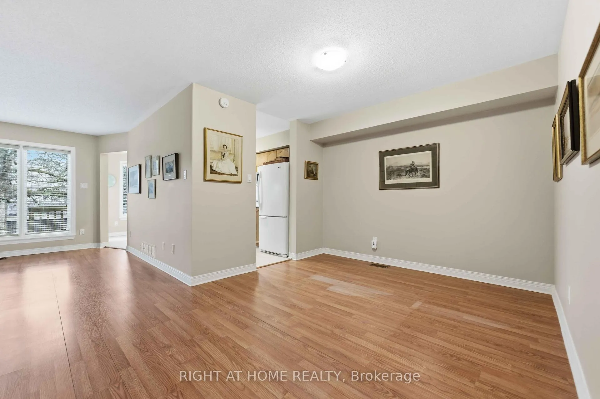 Photo 8 of 220 Windhurst Drive, Ottawa, Barrhaven East — HOMEH