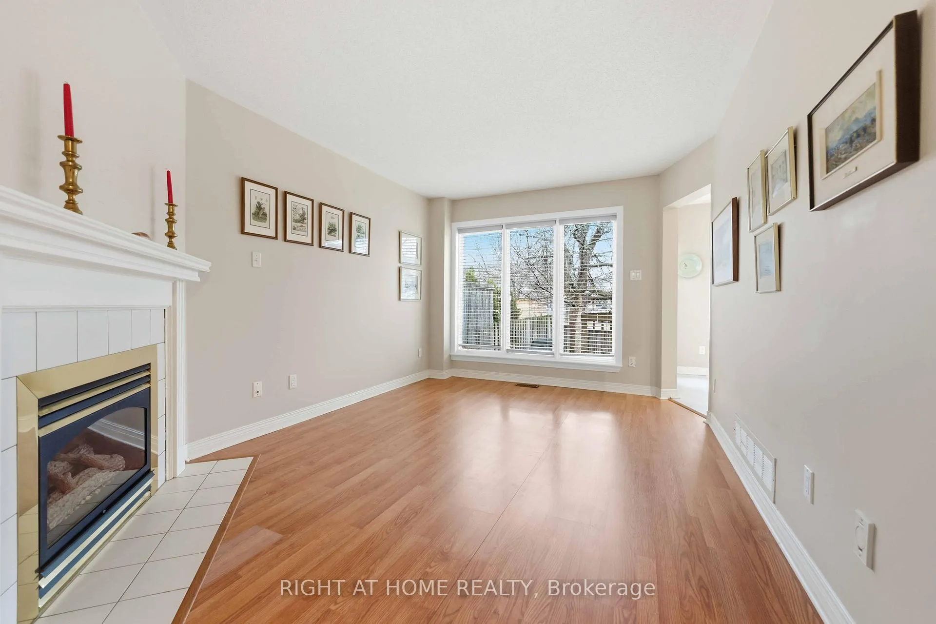Photo 9 of 220 Windhurst Drive, Ottawa, Barrhaven East — HOMEH