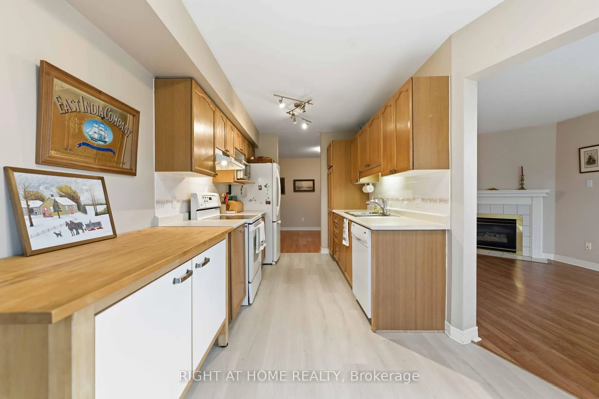 Photo 11 of 220 Windhurst Drive, Ottawa, Barrhaven East — HOMEH