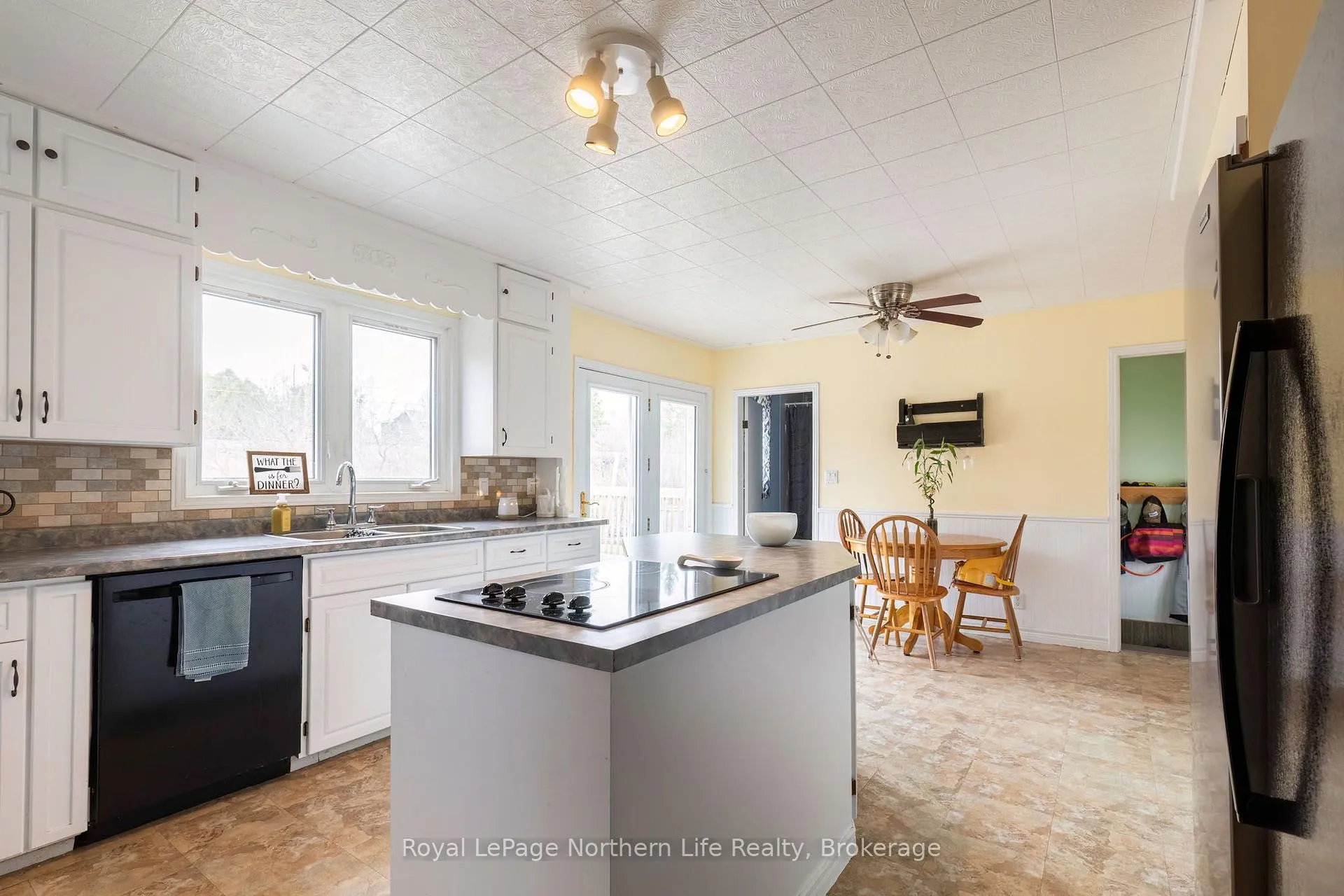 Photo 4 of 306 Spetz Avenue, Powassan — HOMEH