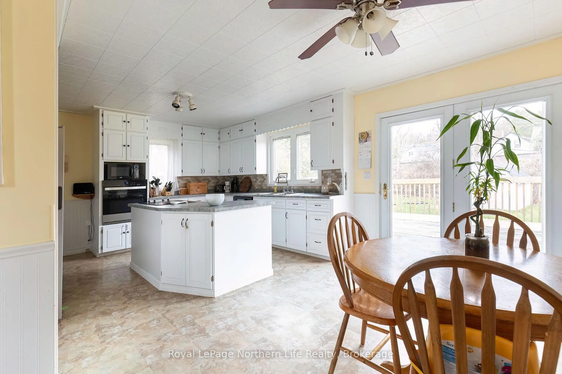 Photo 5 of 306 Spetz Avenue, Powassan — HOMEH
