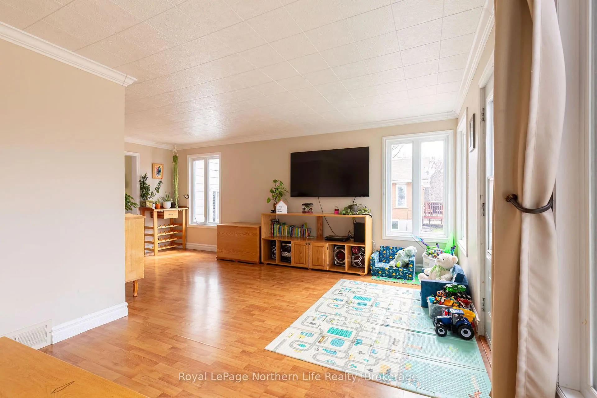 Photo 10 of 306 Spetz Avenue, Powassan — HOMEH