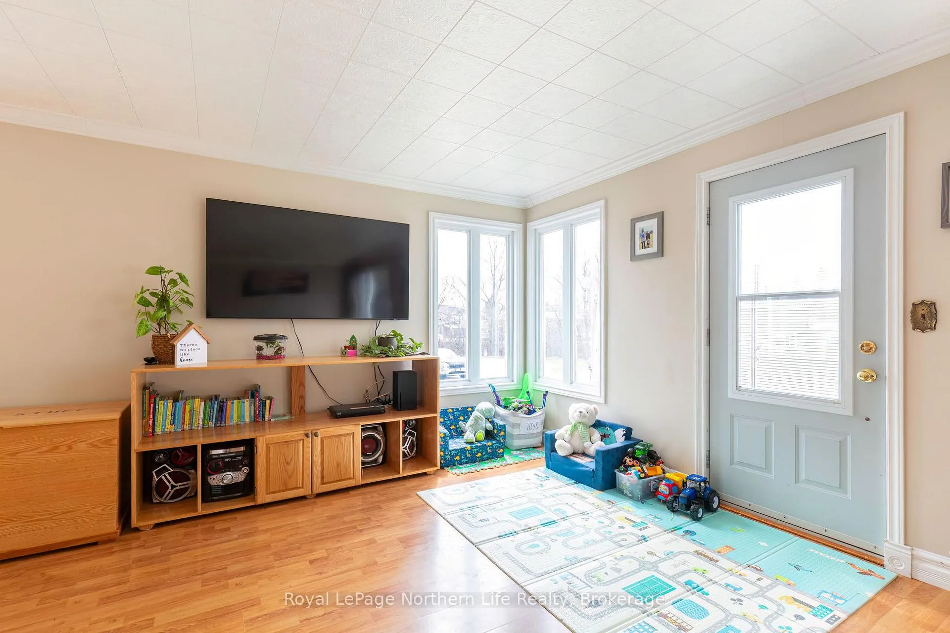 Photo 11 of 306 Spetz Avenue, Powassan — HOMEH