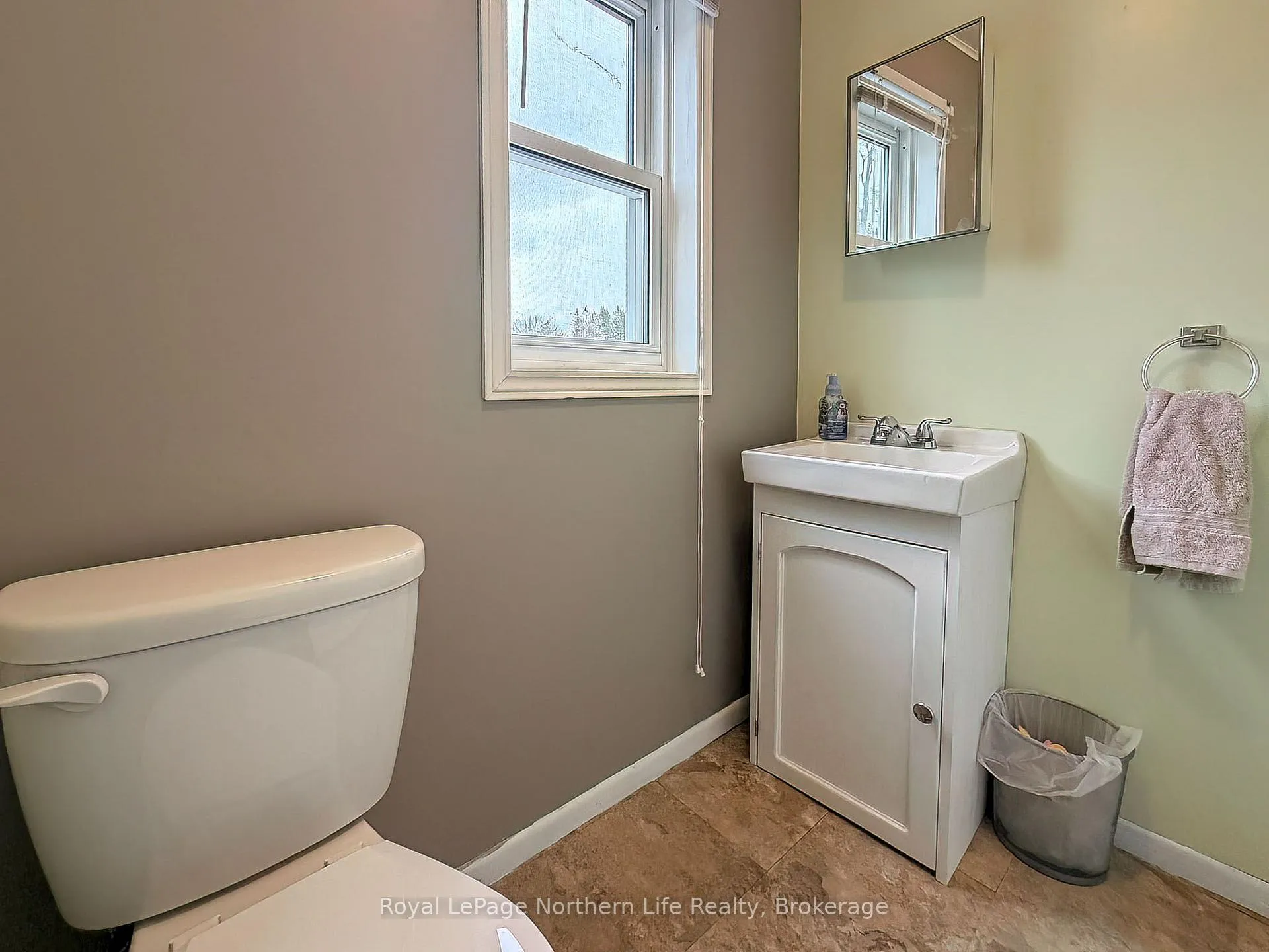 Photo 20 of 306 Spetz Avenue, Powassan — HOMEH