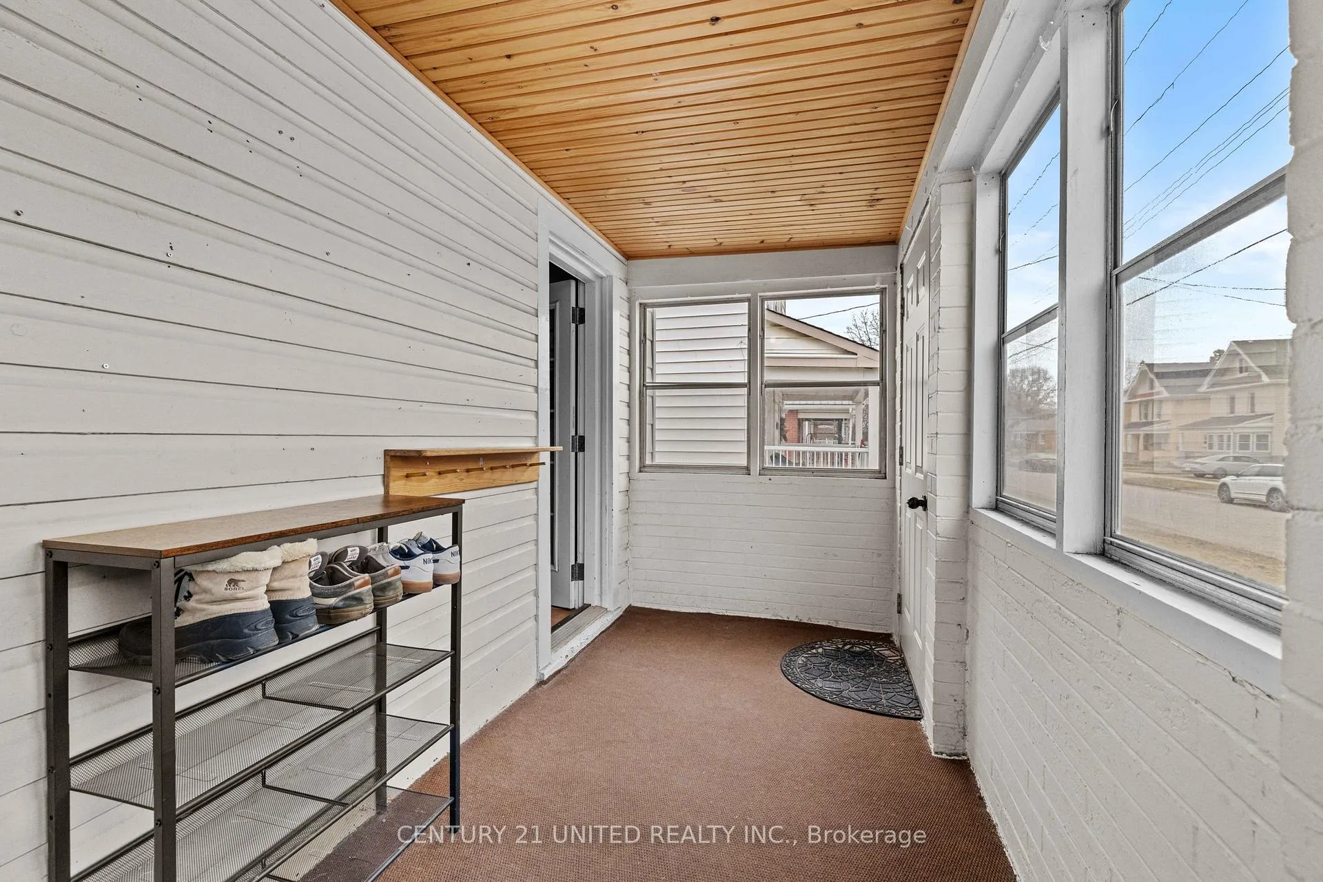 Photo 2 of 296 Mcgill Street, Peterborough, Otonabee Ward 1 — HOMEH