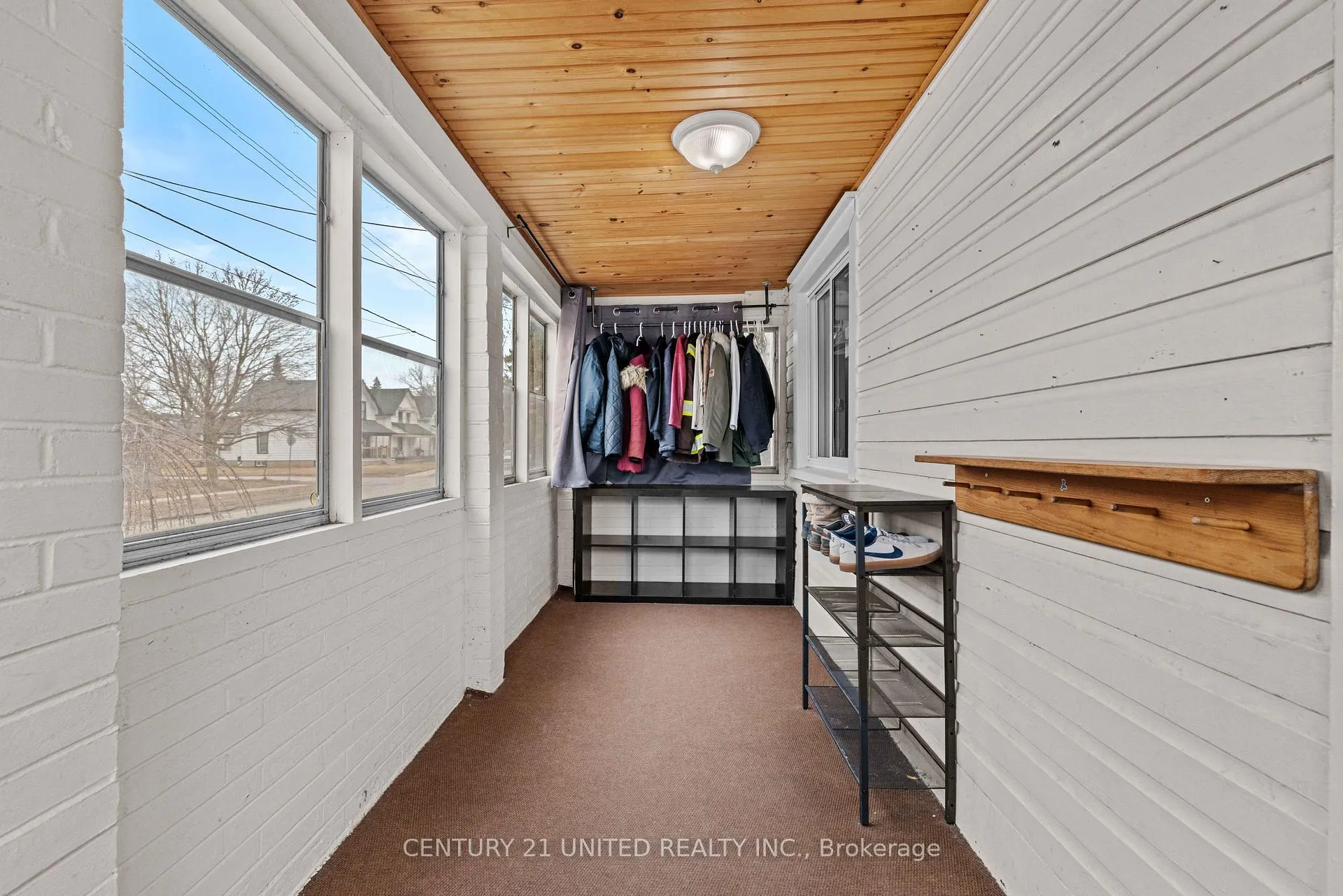 Photo 3 of 296 Mcgill Street, Peterborough, Otonabee Ward 1 — HOMEH