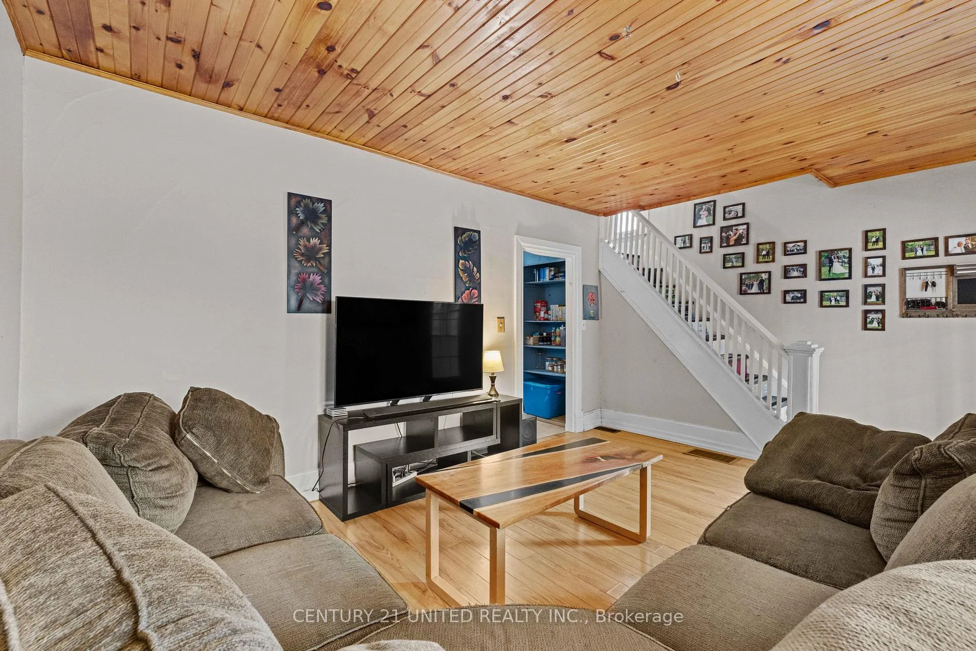 Photo 5 of 296 Mcgill Street, Peterborough, Otonabee Ward 1 — HOMEH