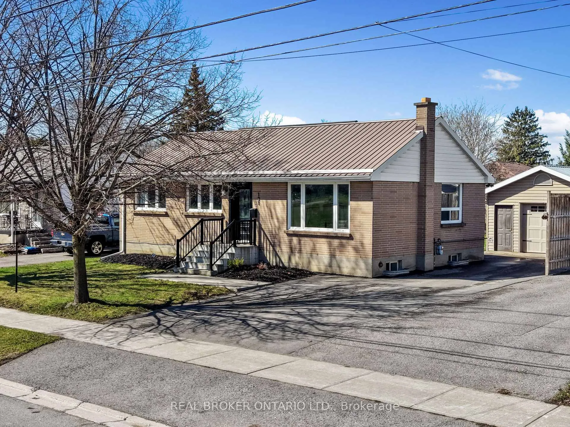 Photo 1 of 121 Goodfellow Road E, Peterborough, Otonabee Ward 1 — HOMEH