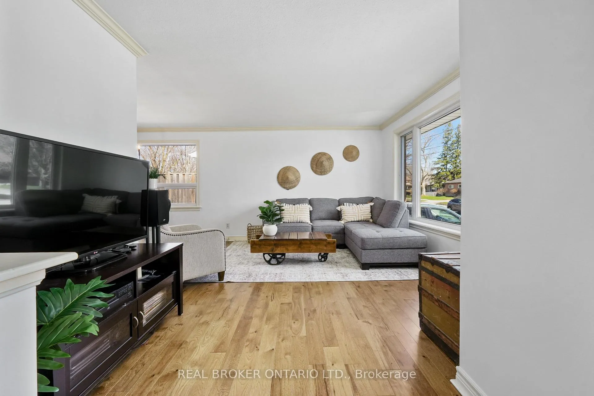 Photo 5 of 121 Goodfellow Road E, Peterborough, Otonabee Ward 1 — HOMEH