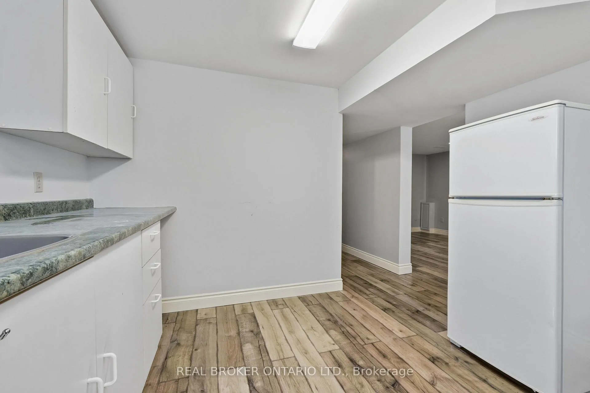 Photo 24 of 121 Goodfellow Road E, Peterborough, Otonabee Ward 1 — HOMEH