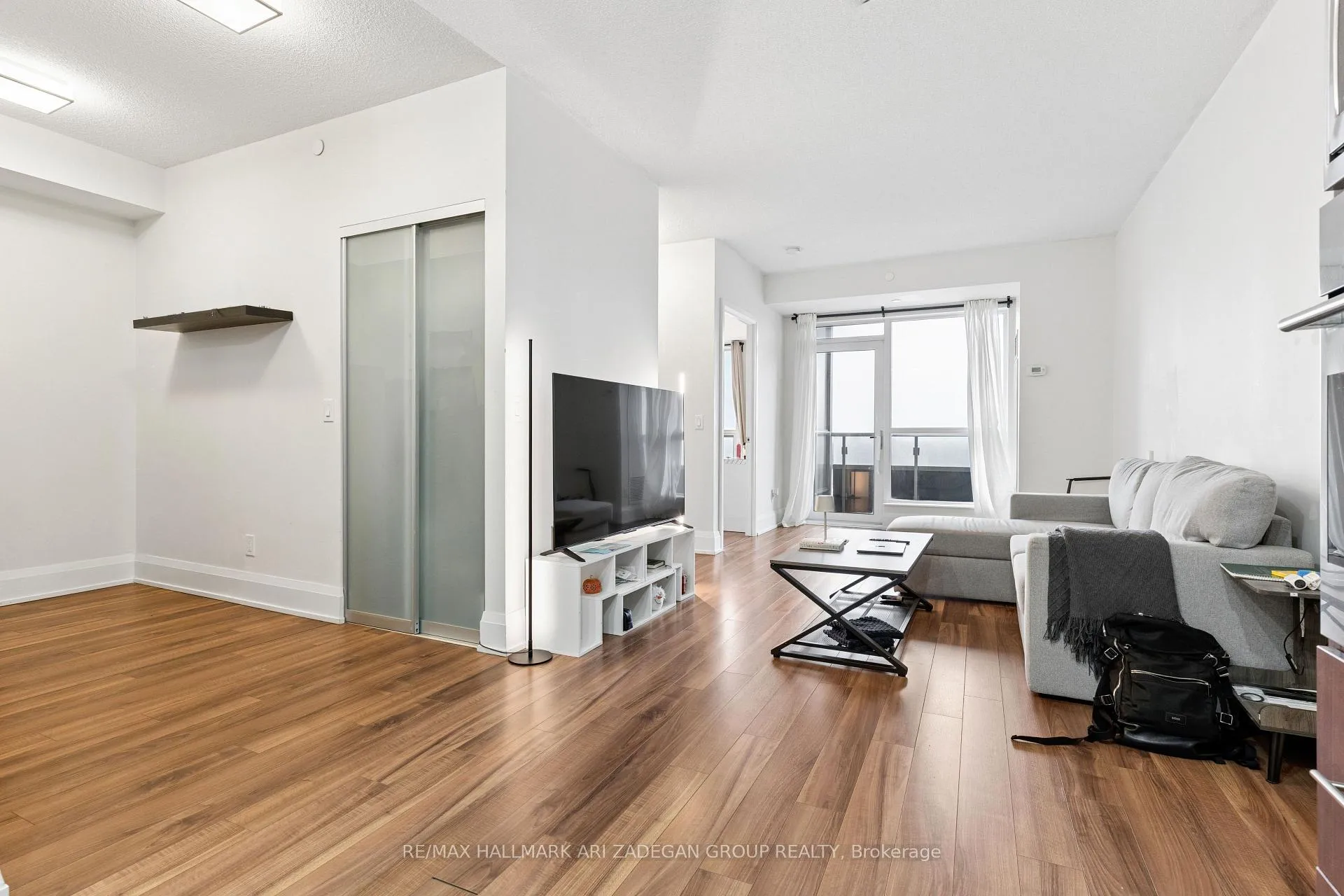Photo 3 of Unit 907, 120 Harrison Garden Boulevard, North York, Willowdale East — HOMEH