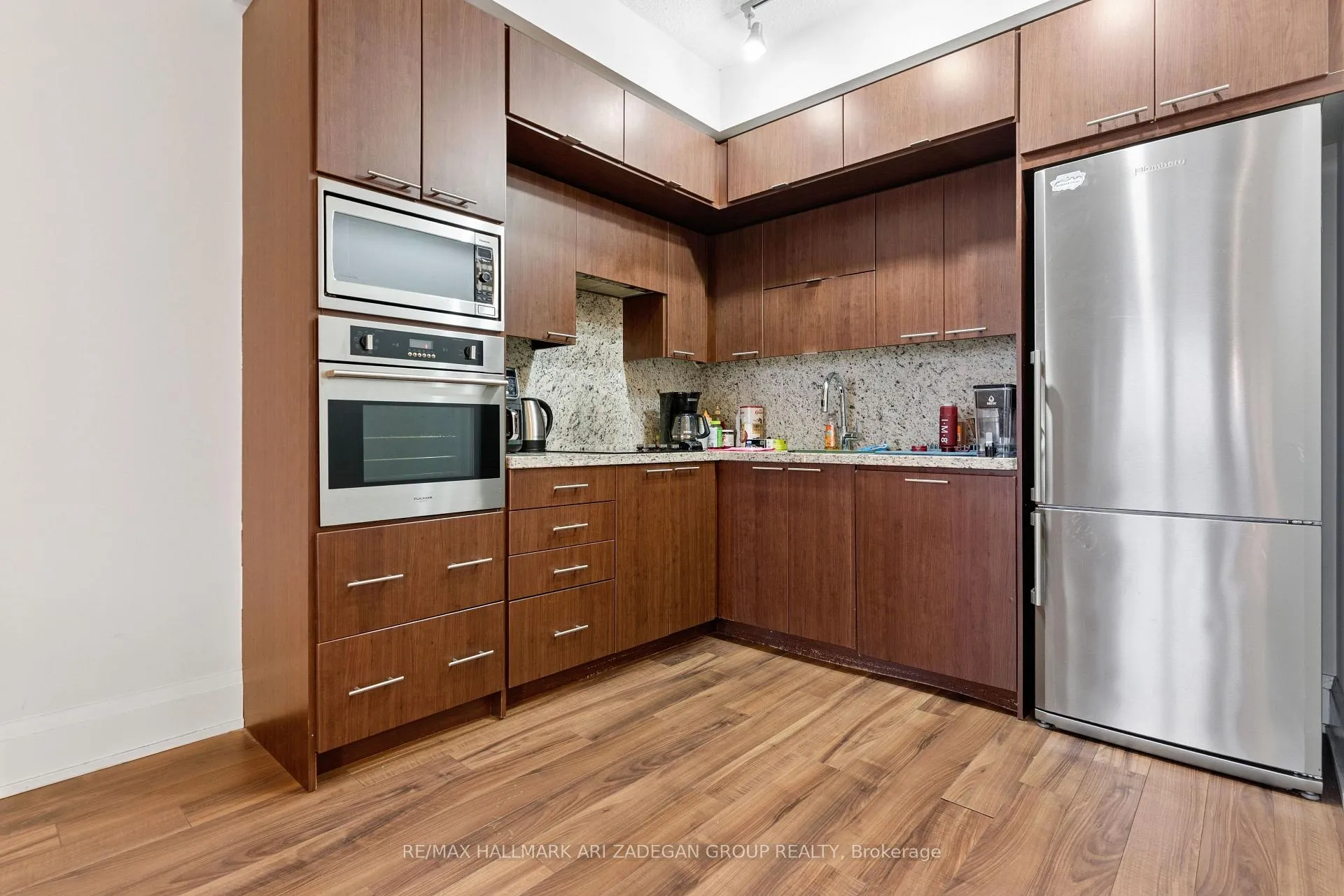 Photo 4 of Unit 907, 120 Harrison Garden Boulevard, North York, Willowdale East — HOMEH