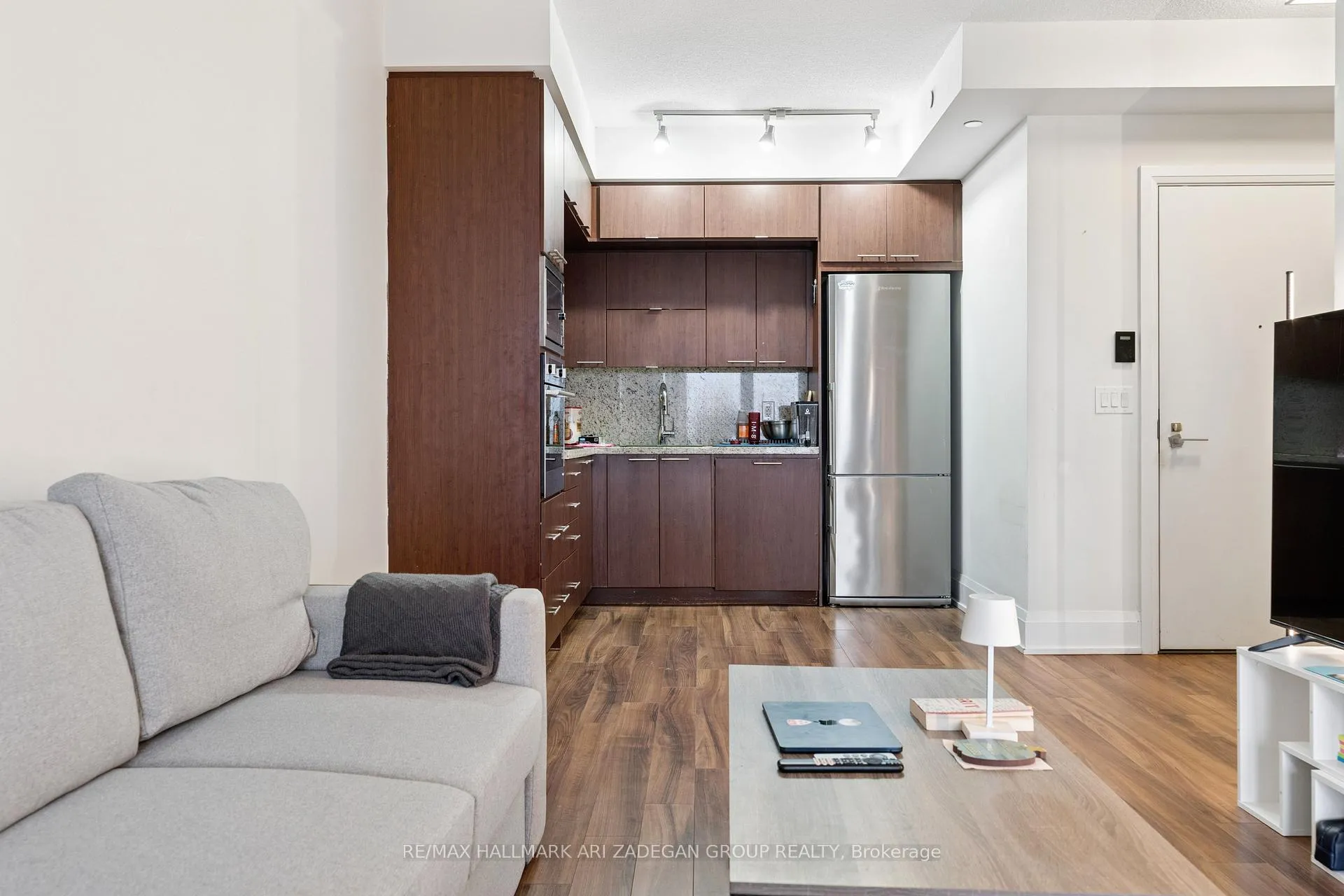 Photo 9 of Unit 907, 120 Harrison Garden Boulevard, North York, Willowdale East — HOMEH