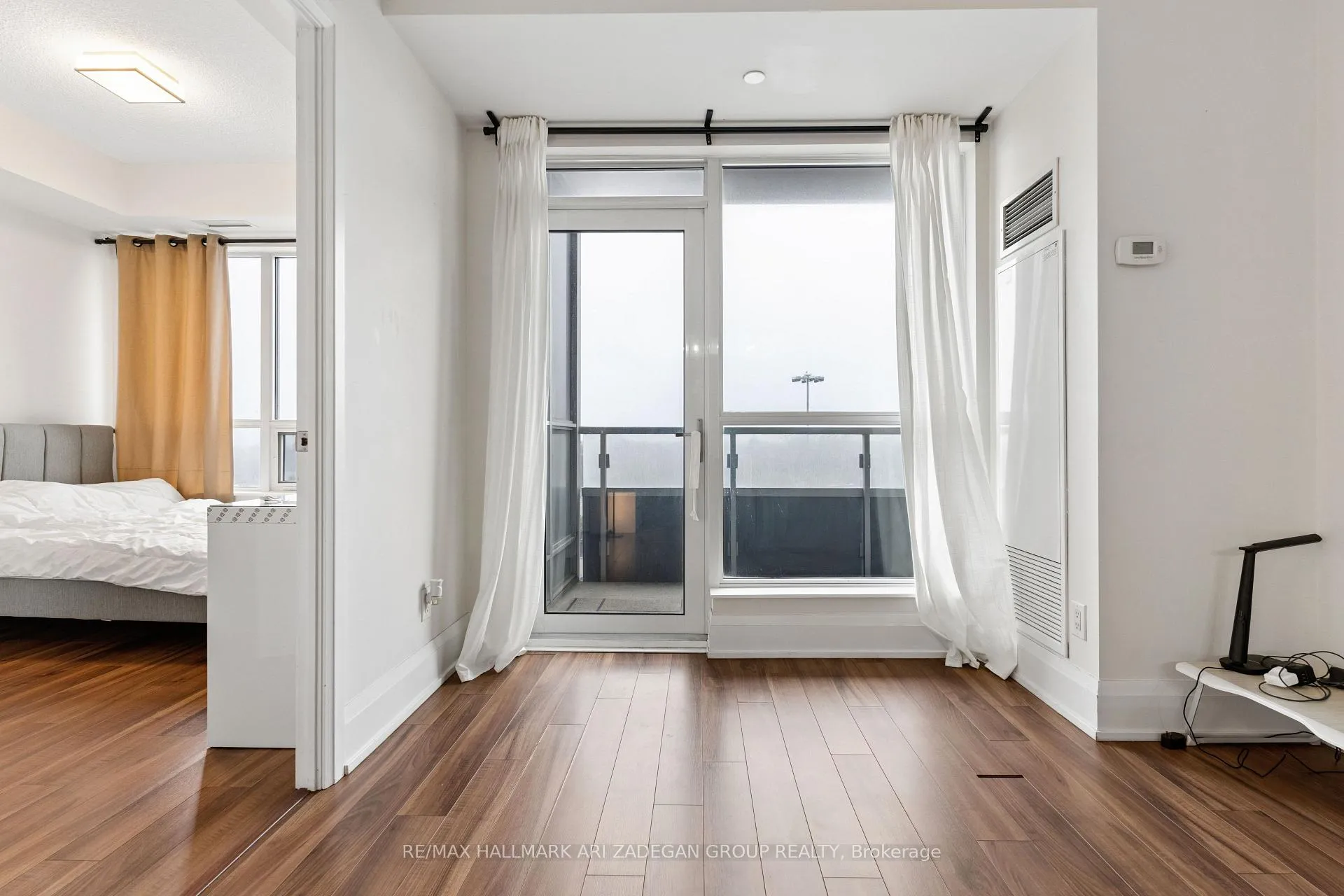 Photo 12 of Unit 907, 120 Harrison Garden Boulevard, North York, Willowdale East — HOMEH