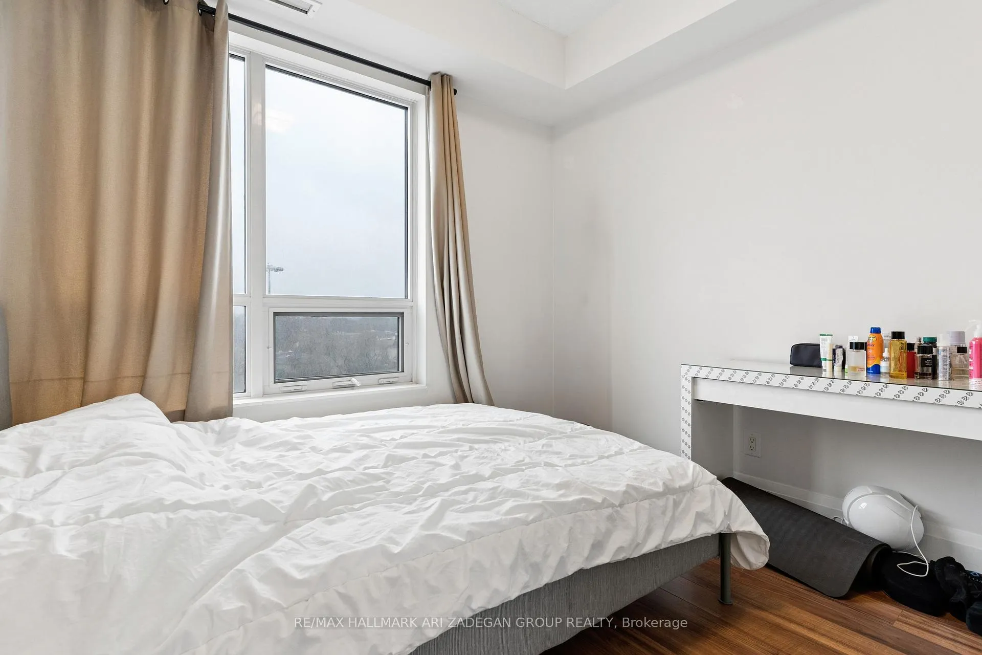 Photo 16 of Unit 907, 120 Harrison Garden Boulevard, North York, Willowdale East — HOMEH