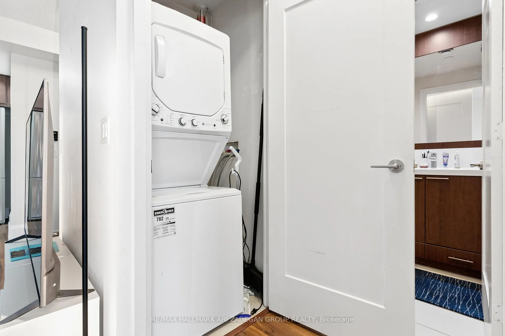 Photo 19 of Unit 907, 120 Harrison Garden Boulevard, North York, Willowdale East — HOMEH
