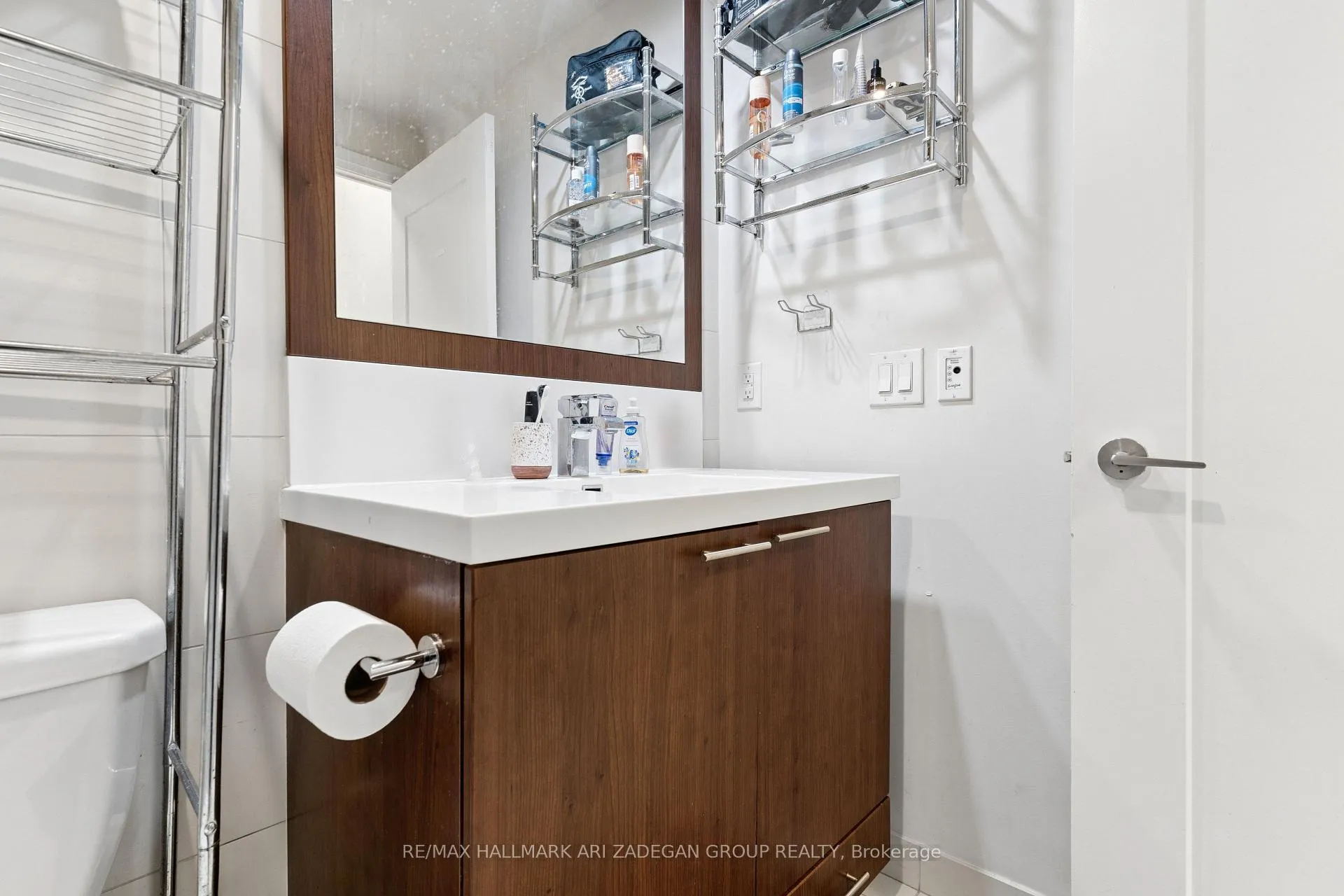 Photo 21 of Unit 907, 120 Harrison Garden Boulevard, North York, Willowdale East — HOMEH