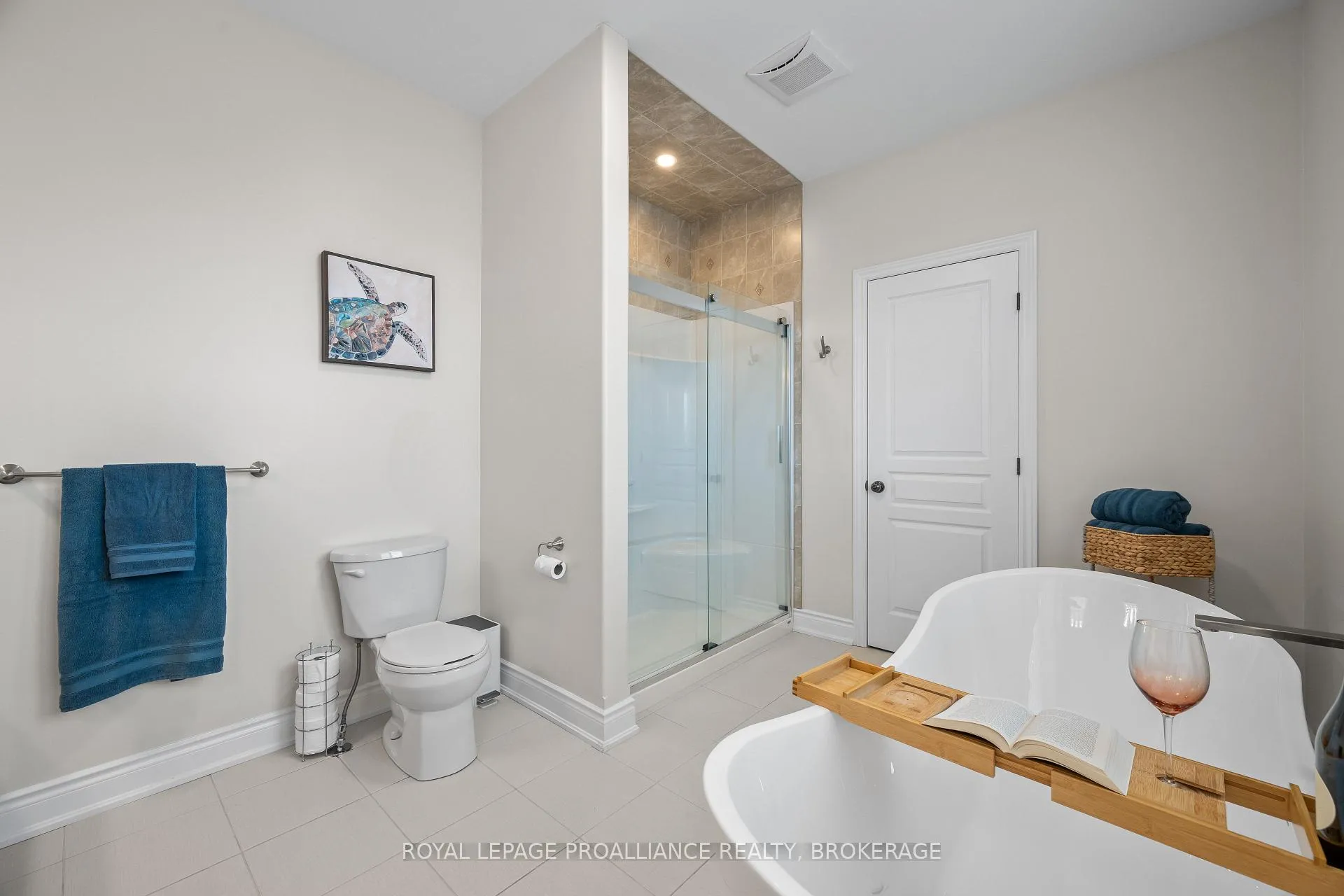 Photo 32 of 1567 Albany Drive, Kingston, City Northwest — HOMEH
