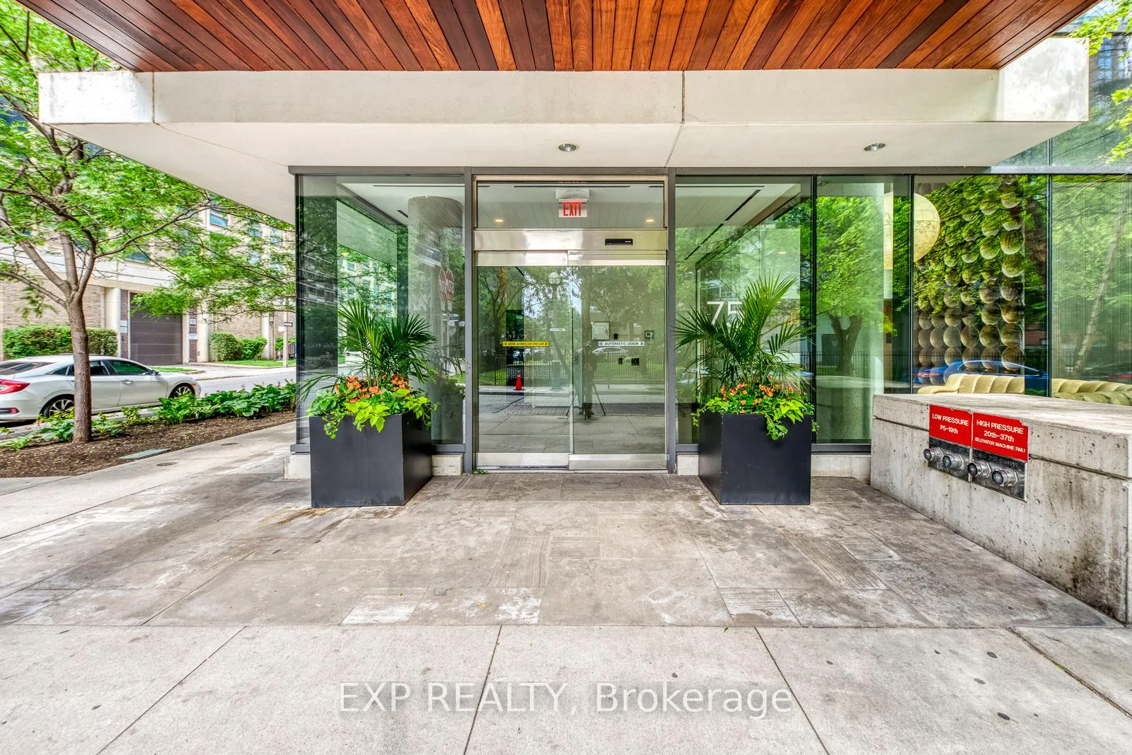Photo 3 of Unit 2908, 75 St Nicholas Street, Toronto, Bay Street Corridor — HOMEH