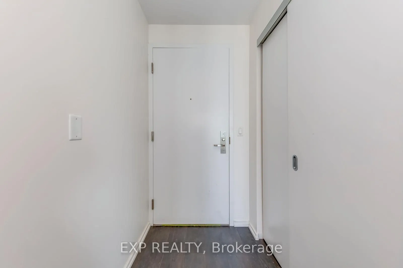 Photo 4 of Unit 2908, 75 St Nicholas Street, Toronto, Bay Street Corridor — HOMEH