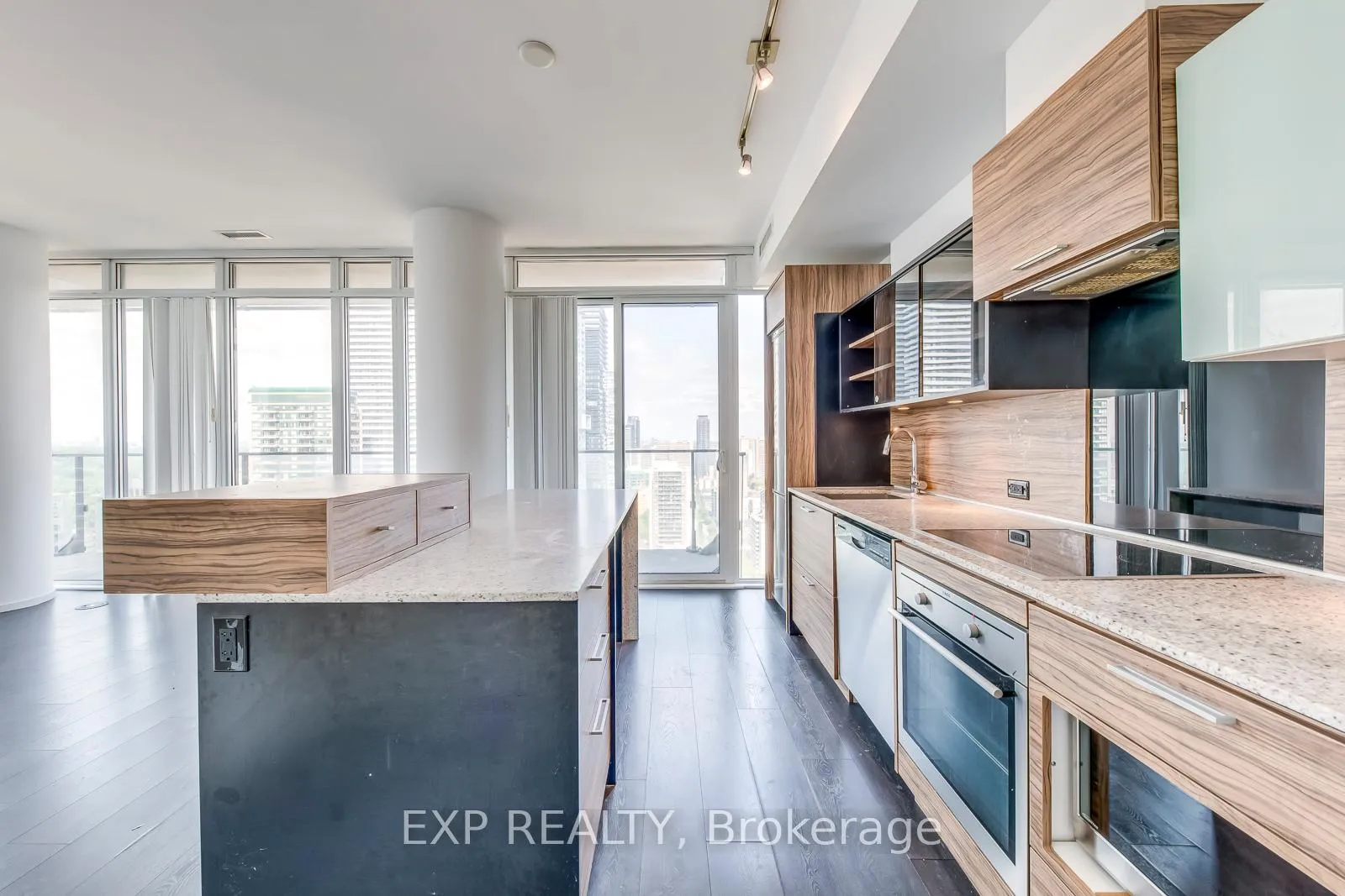 Photo 6 of Unit 2908, 75 St Nicholas Street, Toronto, Bay Street Corridor — HOMEH