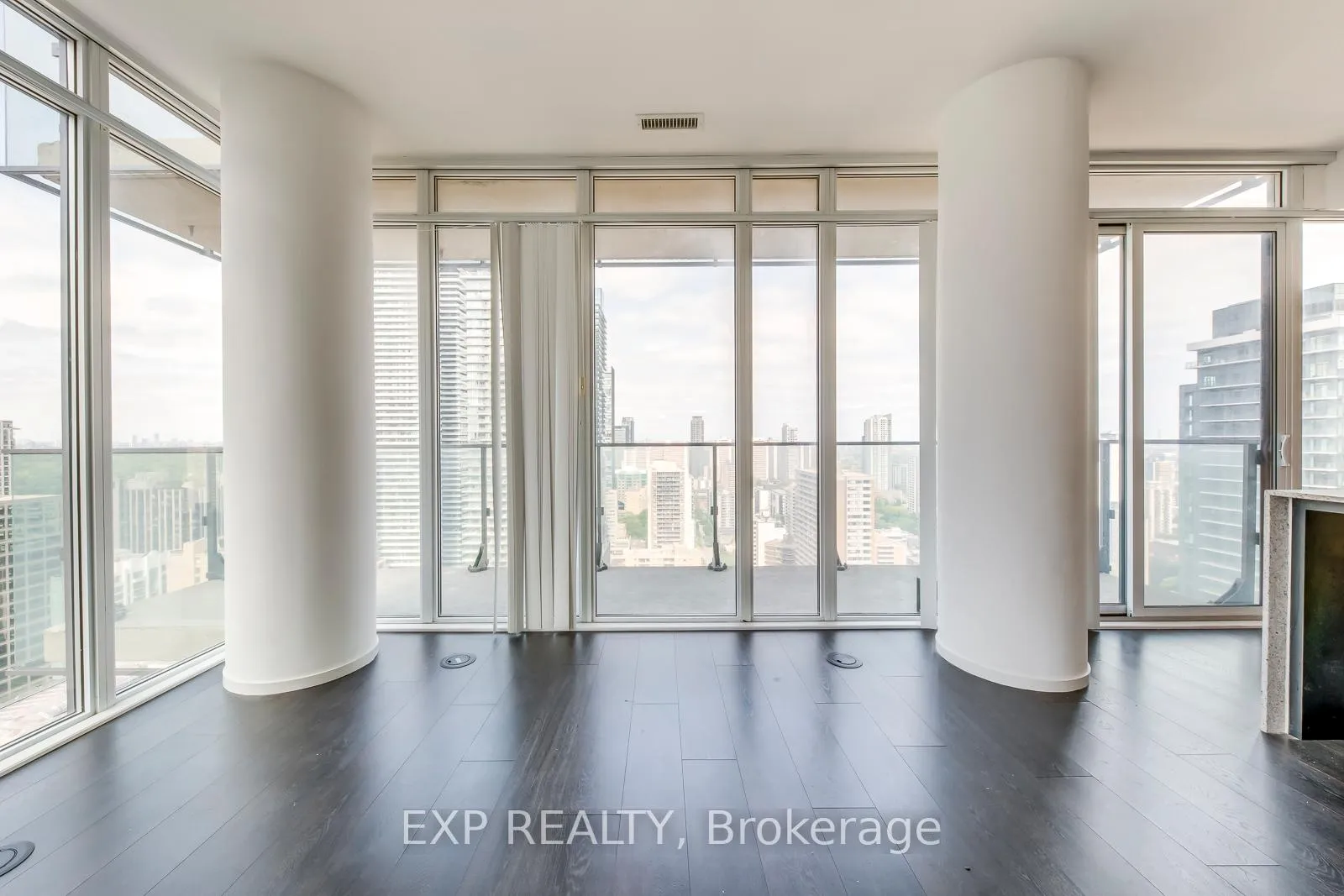 Photo 14 of Unit 2908, 75 St Nicholas Street, Toronto, Bay Street Corridor — HOMEH