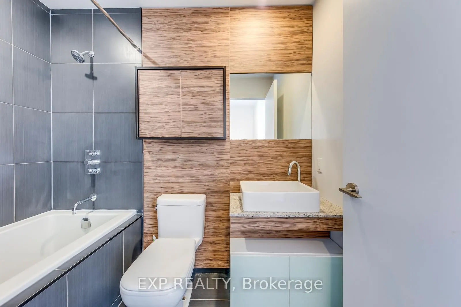 Photo 19 of Unit 2908, 75 St Nicholas Street, Toronto, Bay Street Corridor — HOMEH