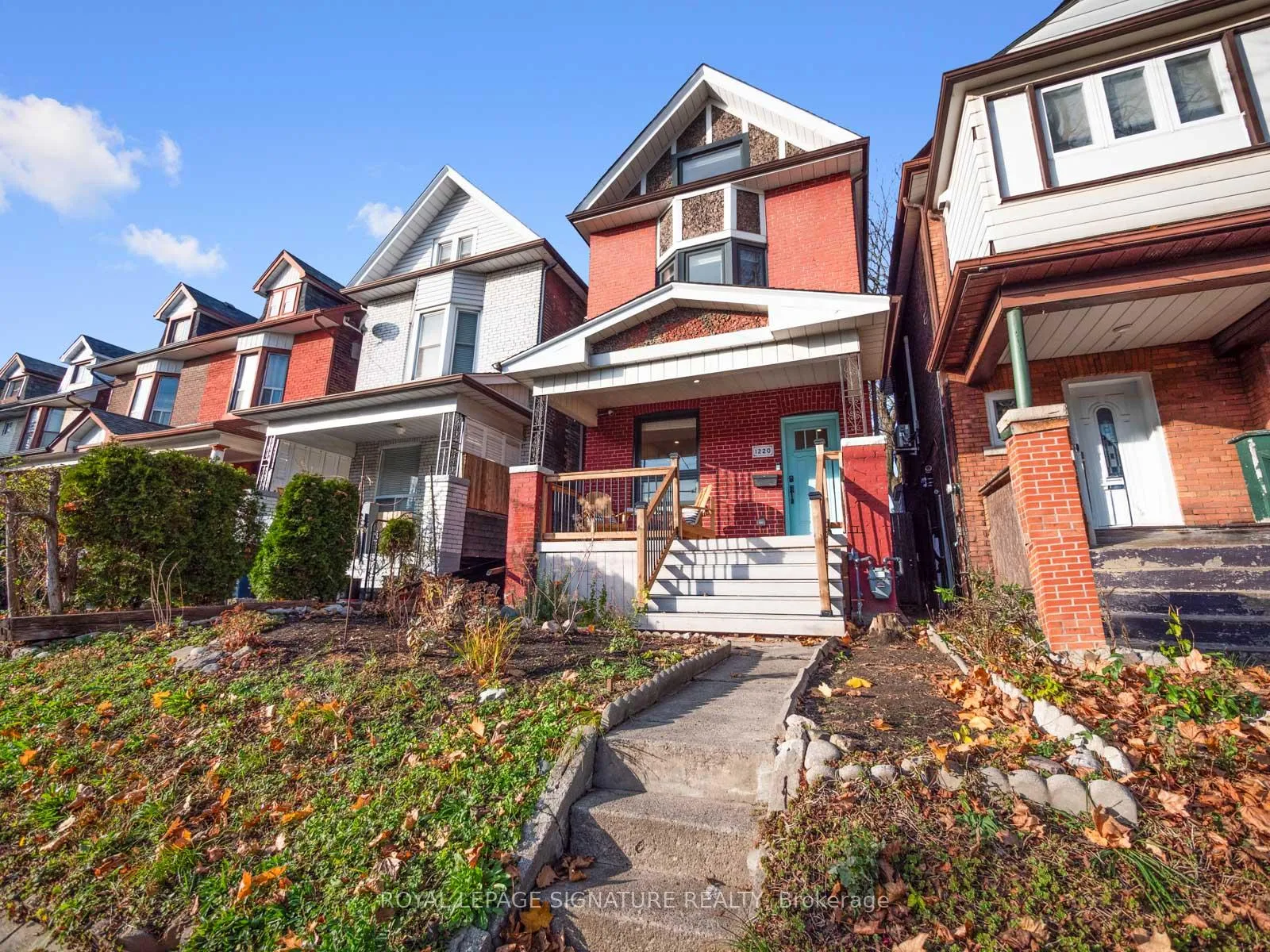 Front of 1220 Gerrard Street E