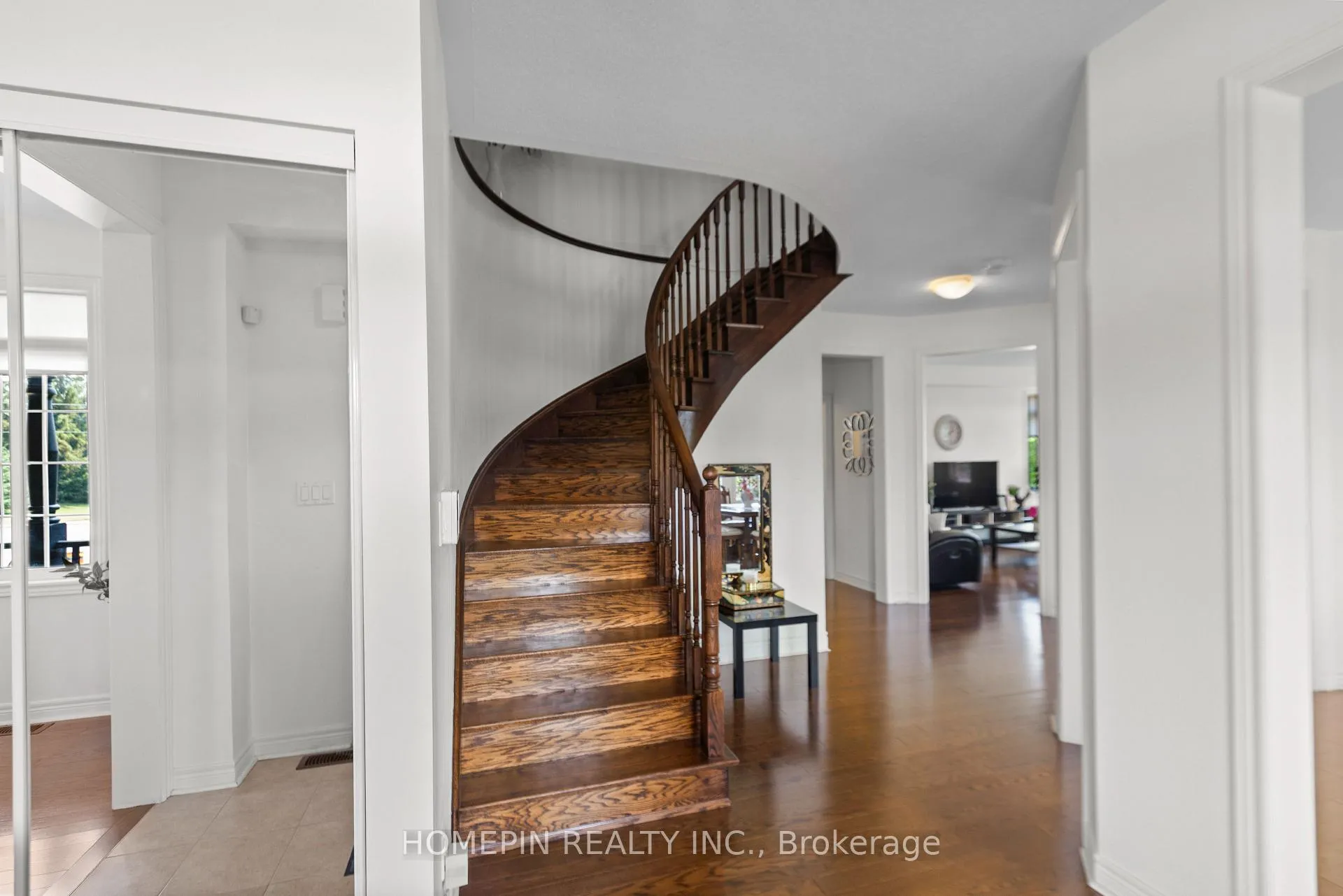 Photo 3 of 1 Treetops Boulevard, New Tecumseth, Alliston — HOMEH